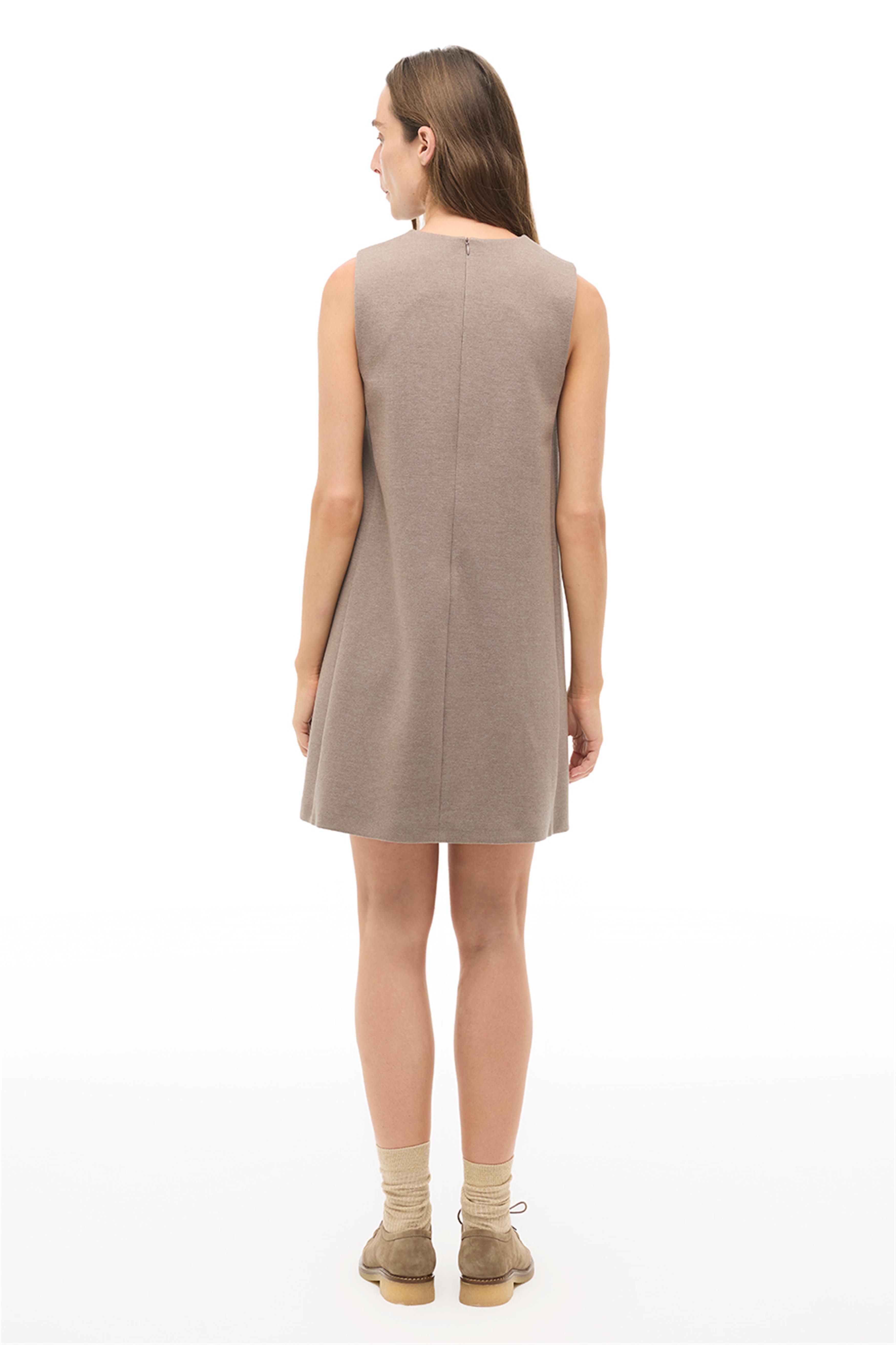 Kahverengi Çiçek Desenli Kısa Elbise