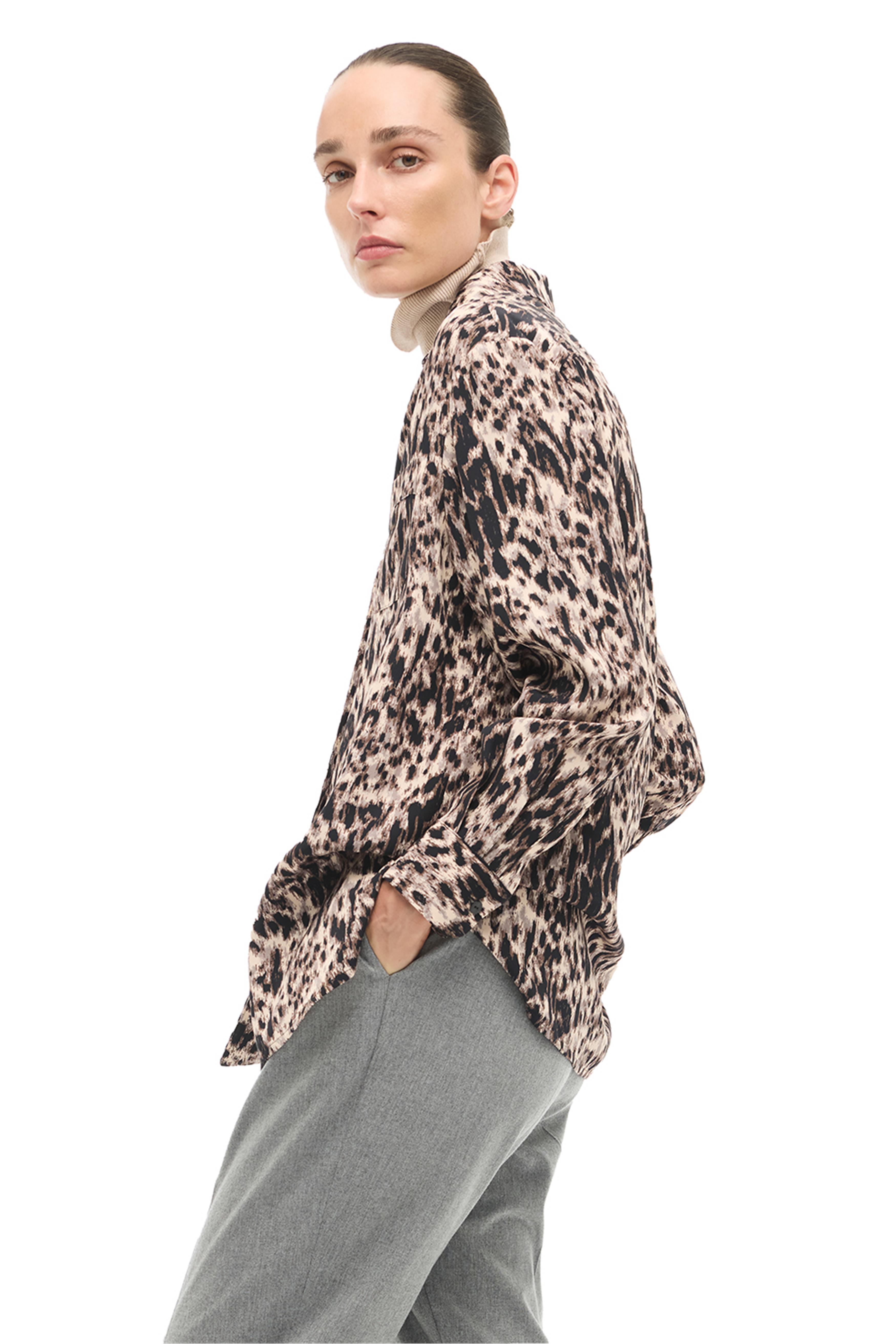 Kahverengi Klasik Yaka Leopar Gömlek