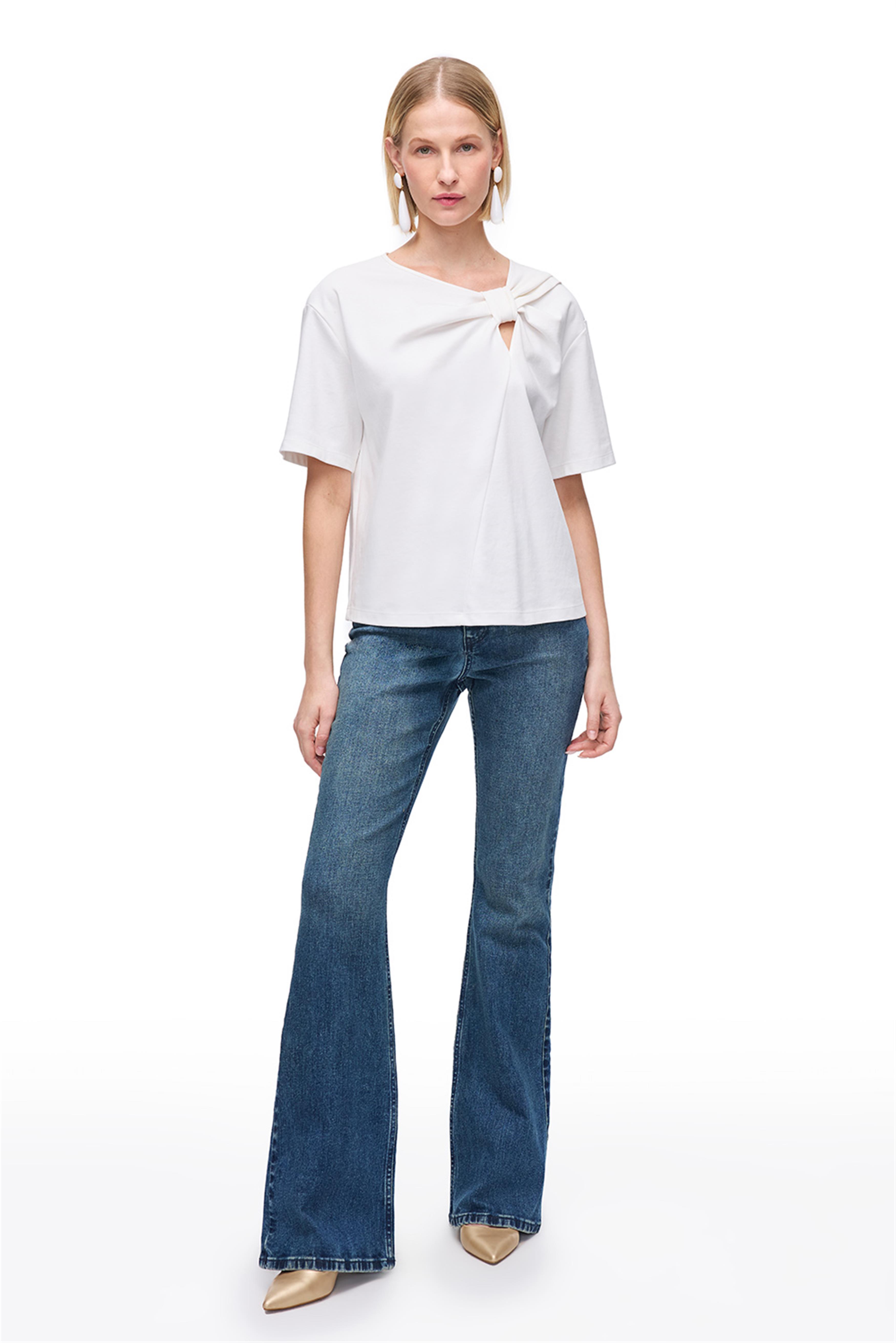 Makis Beyaz Renk Regular Fit Bisiklet Yaka Düşük Kollu Tişört