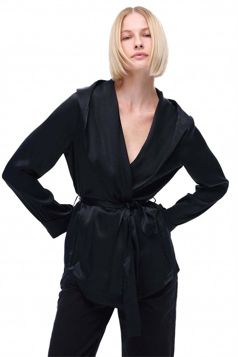 Safira Rahat Kalıp Takma Kol Siyah Renk Kimono