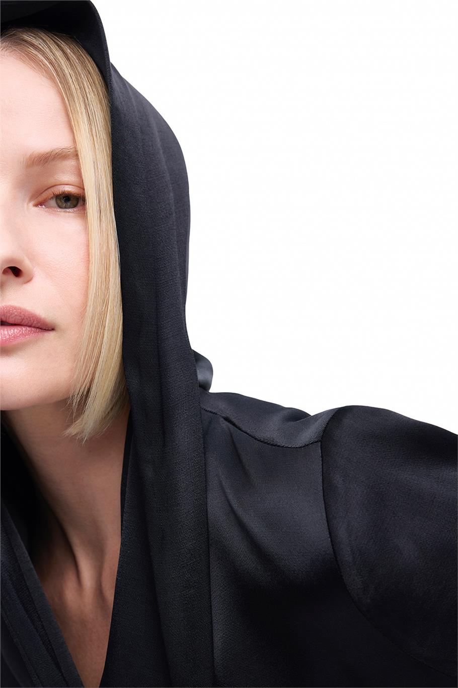 Safira Rahat Kalıp Takma Kol Siyah Renk Kimono