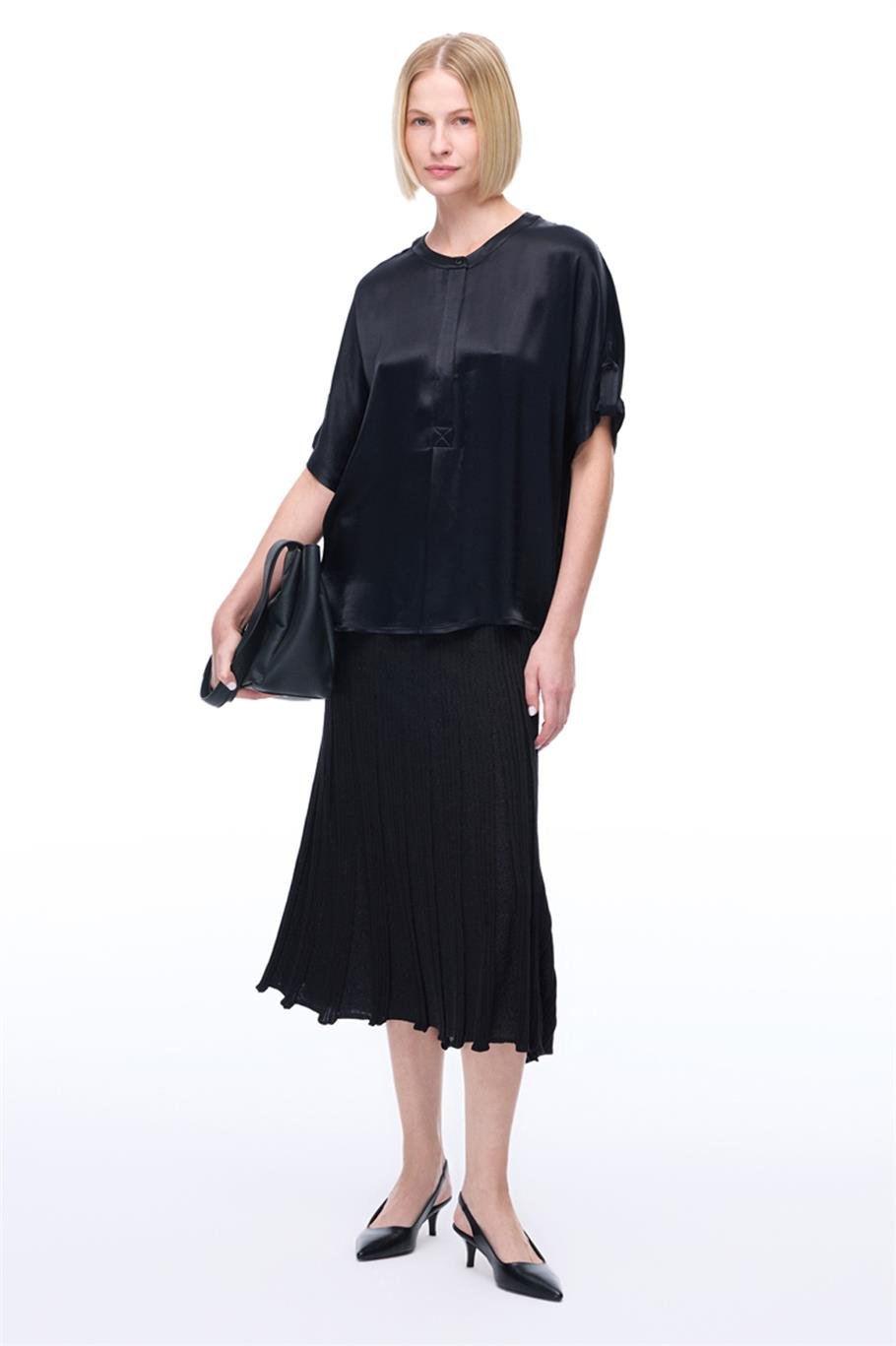 Safira Regular Fit Standart Boy Düşük Kollu Bisiklet Yaka Siyah Renk Kadın Bluz