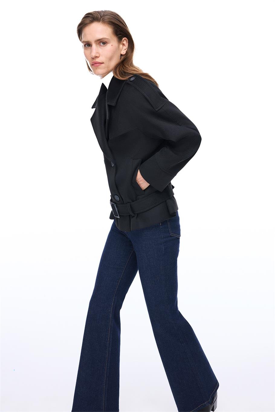 Sensorial Rahat Kalıp Kısa Boy Takma Kol Erkek Yaka Siyah Kaban