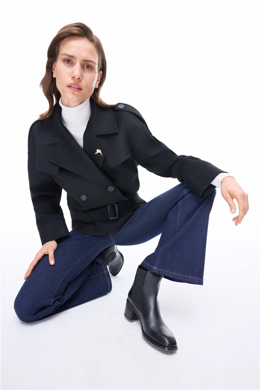 Sensorial Rahat Kalıp Kısa Boy Takma Kol Erkek Yaka Siyah Kaban