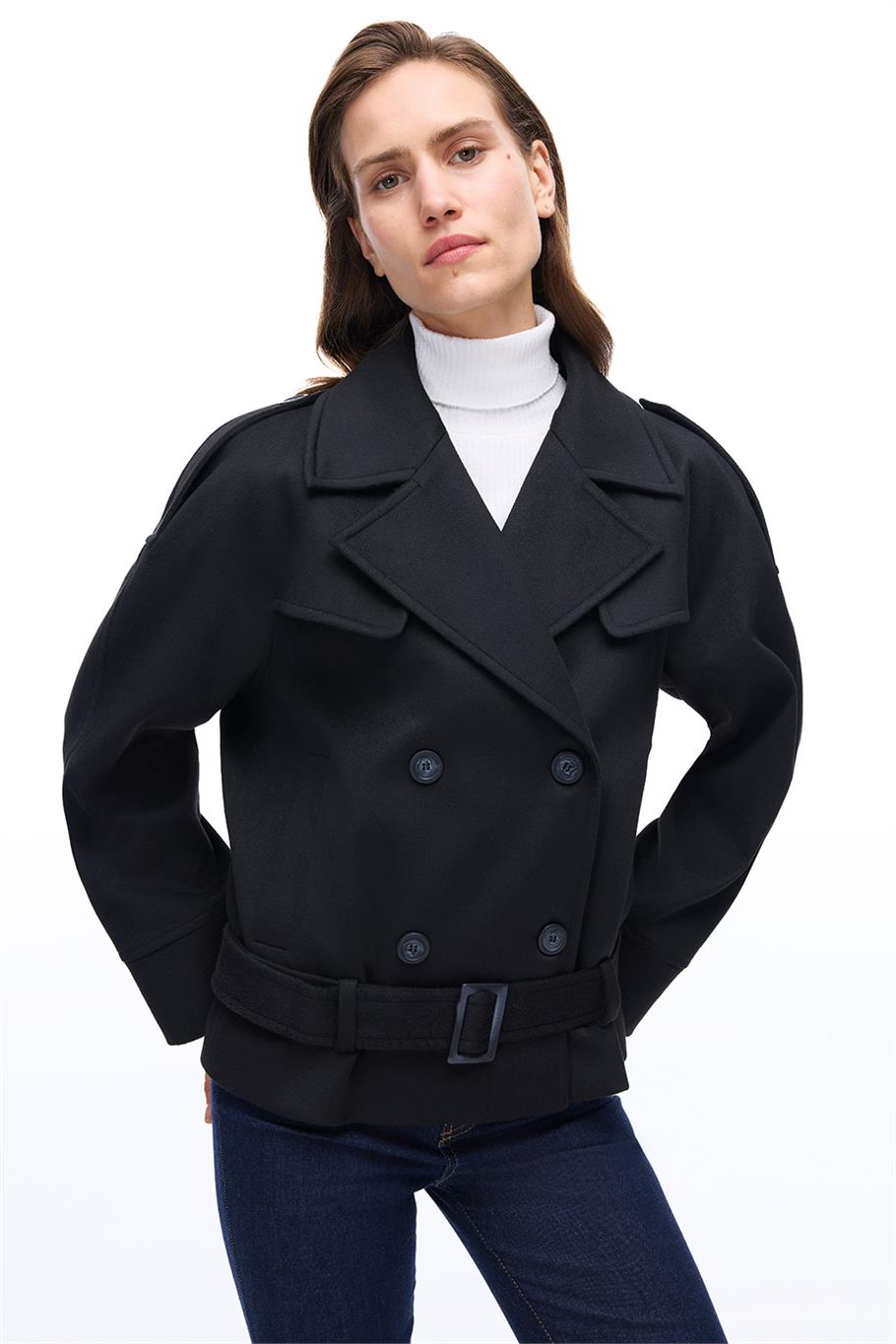 Sensorial Rahat Kalıp Kısa Boy Takma Kol Erkek Yaka Siyah Kaban