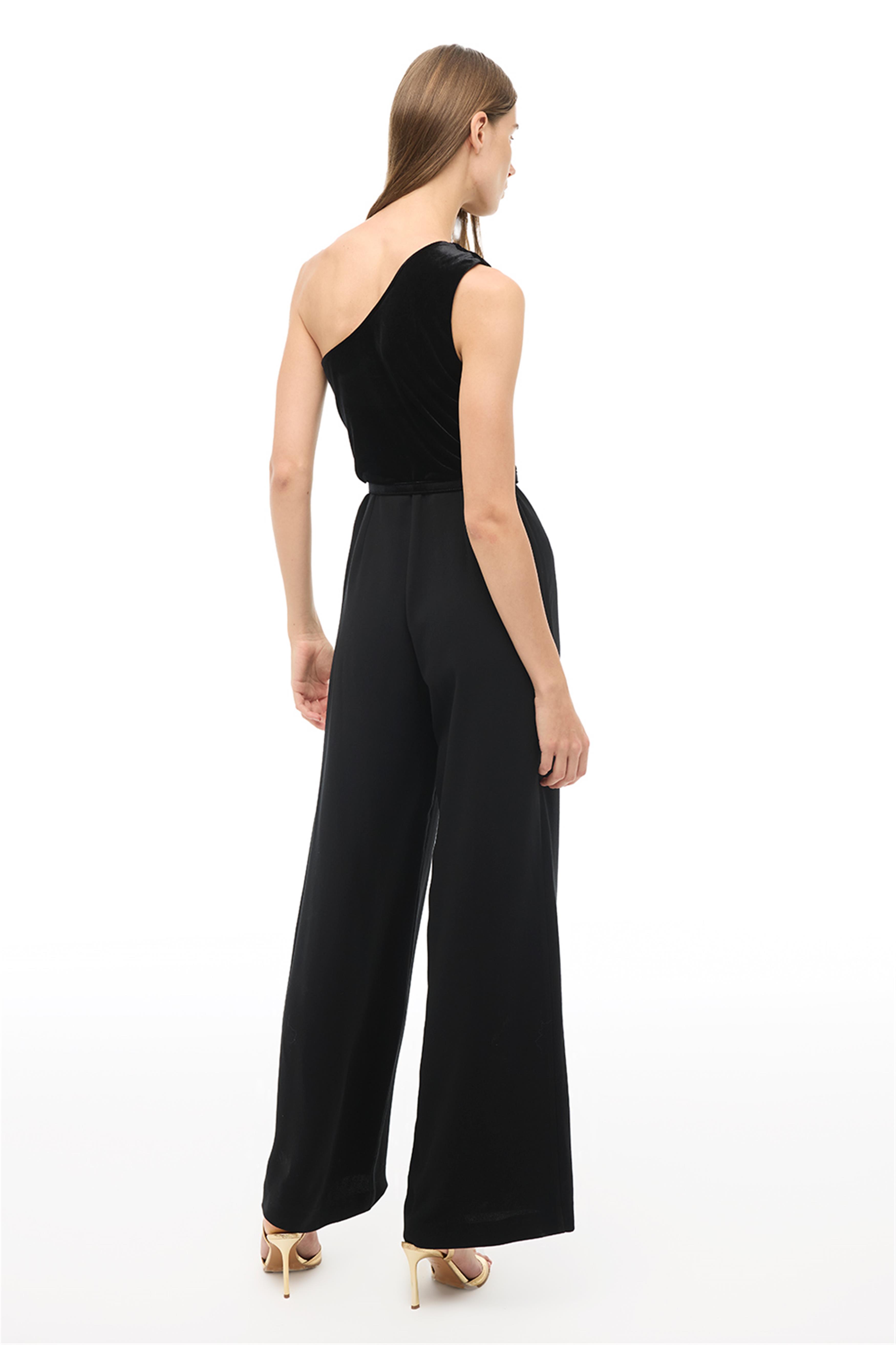 Siyah Asimetrik Yaka Slim Fit Tulum