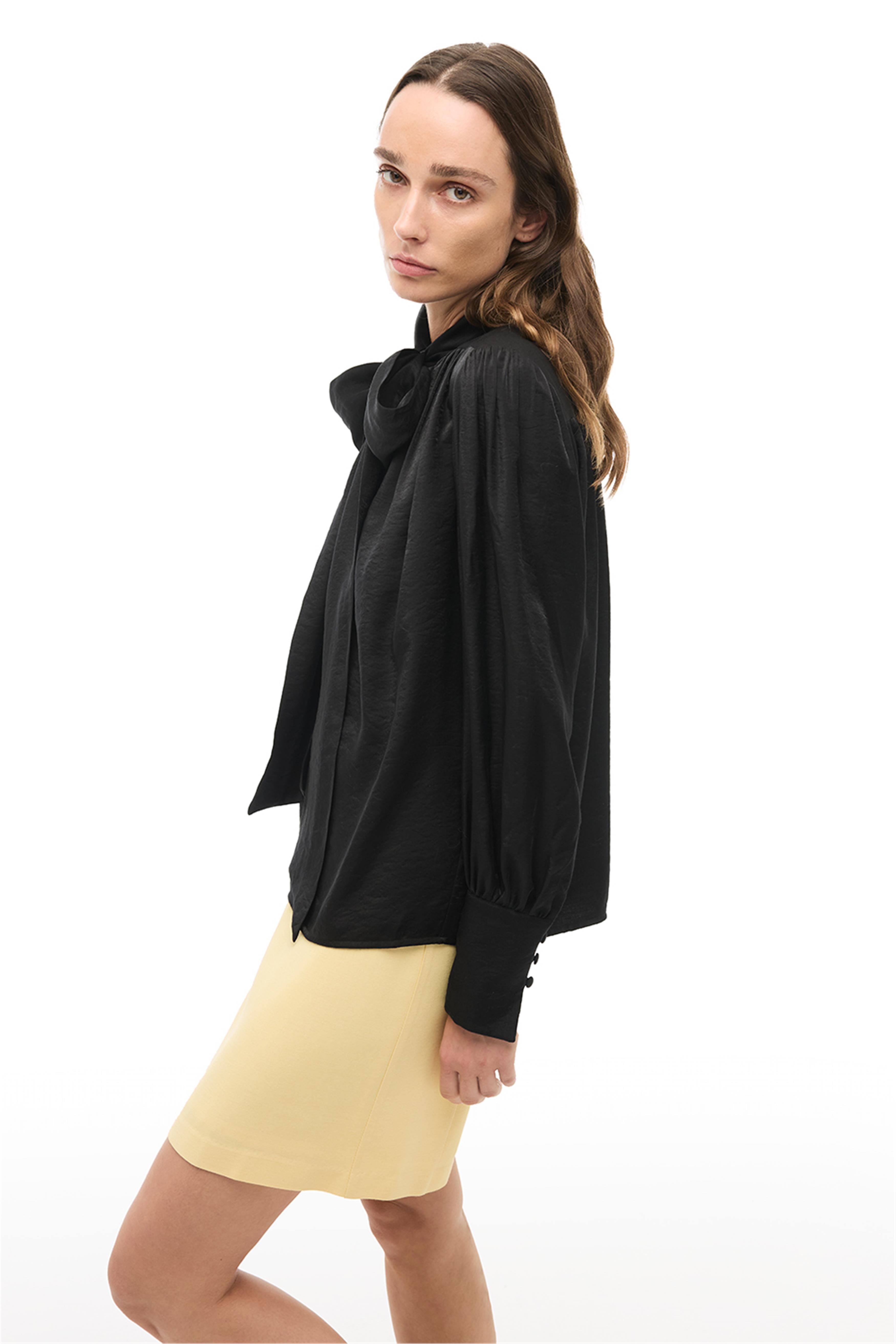 Siyah Bağlamalı Balon Kol Bluz