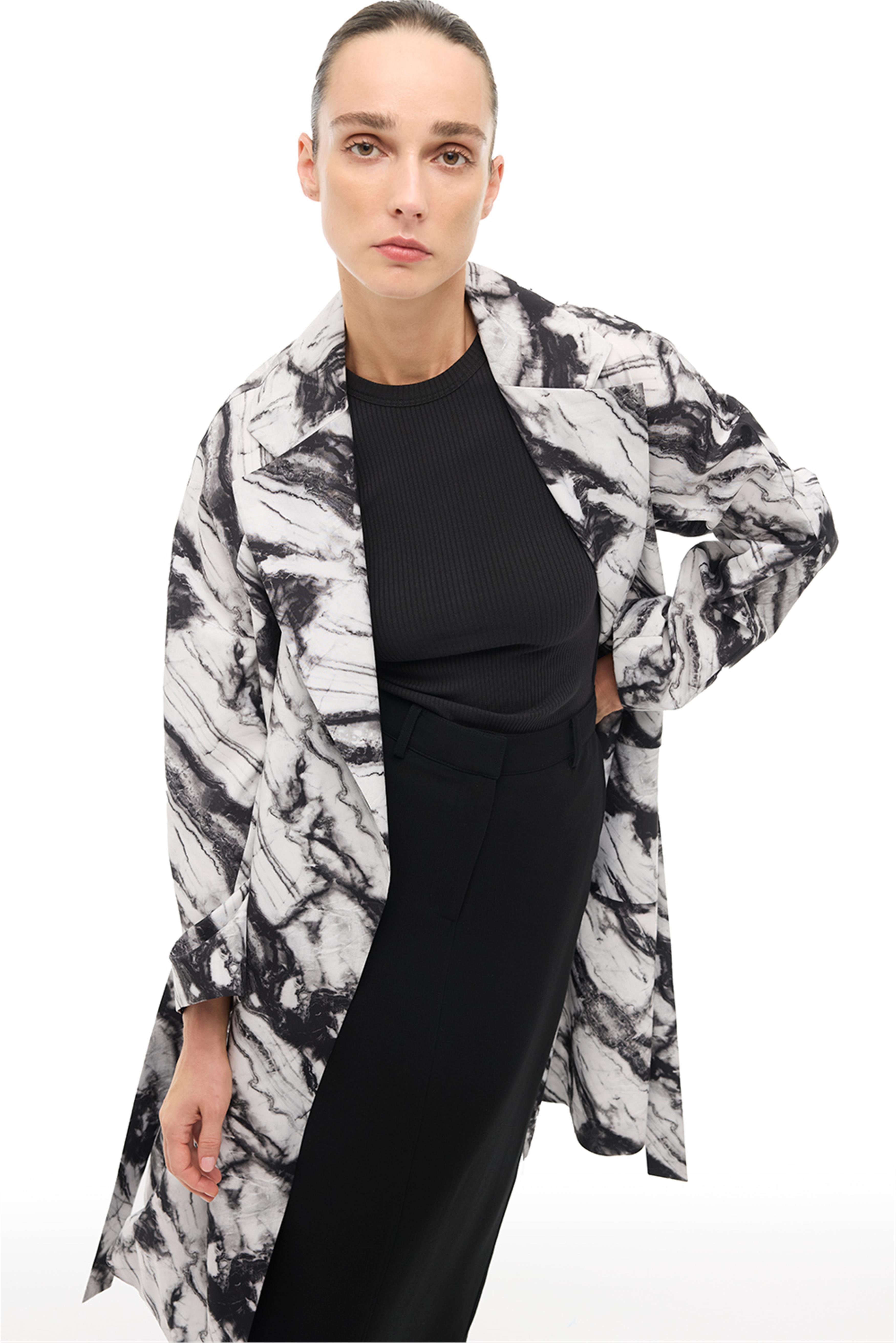 Siyah Beyaz Kalsik Yaka Trençkot