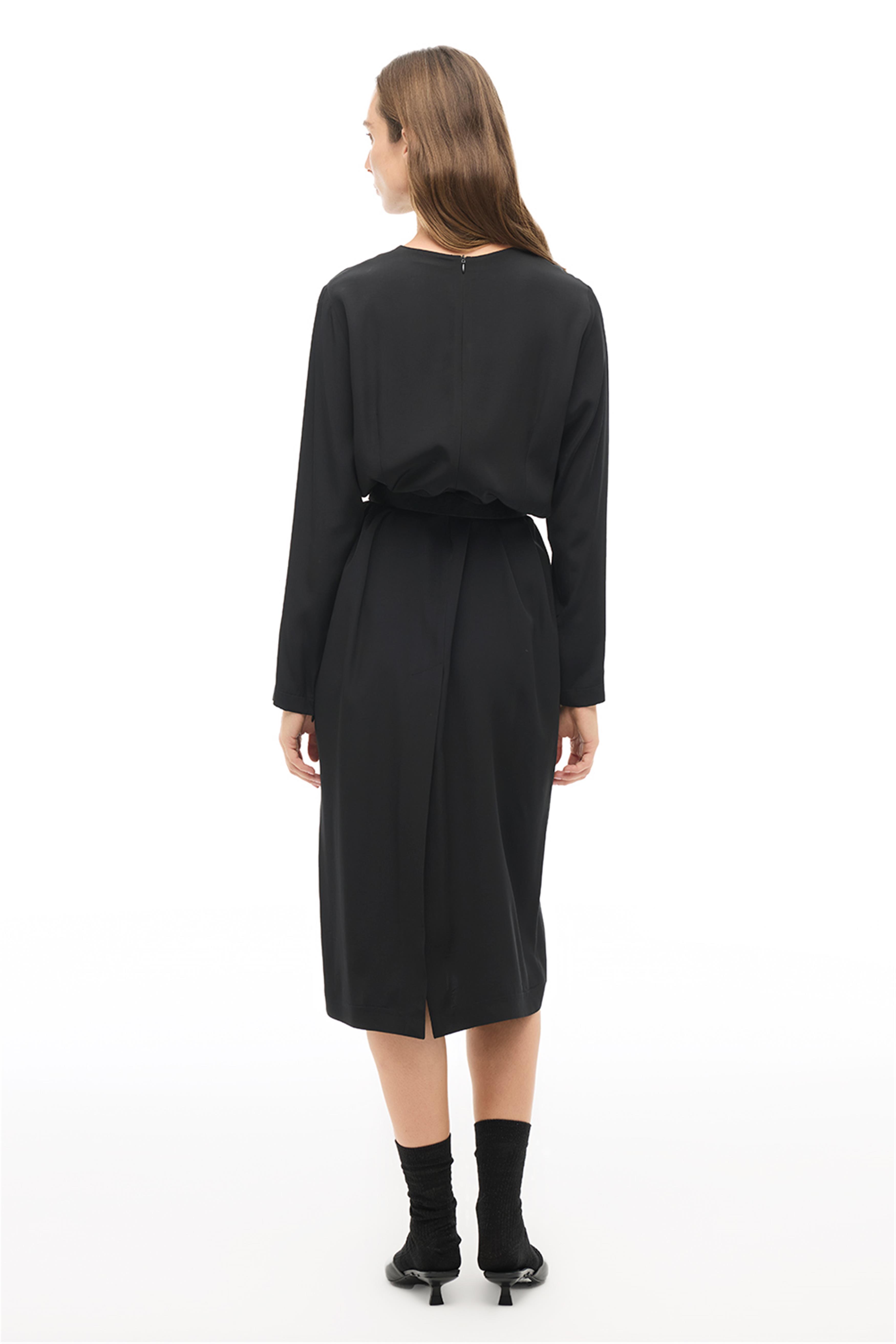 Siyah Bisiklet Yaka Midi Elbise