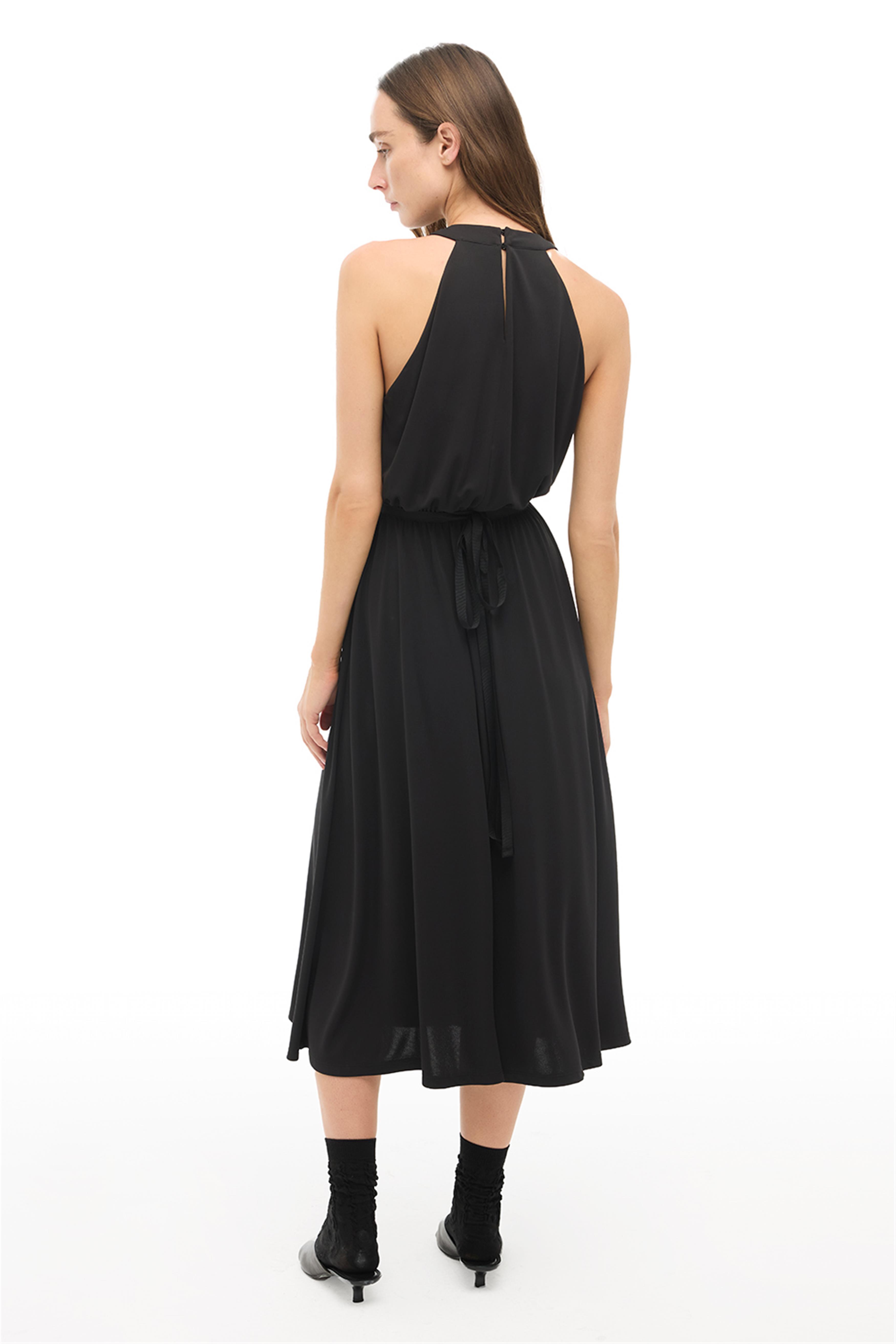 Siyah Bisiklet Yaka Slim Fit Uzun Elbise