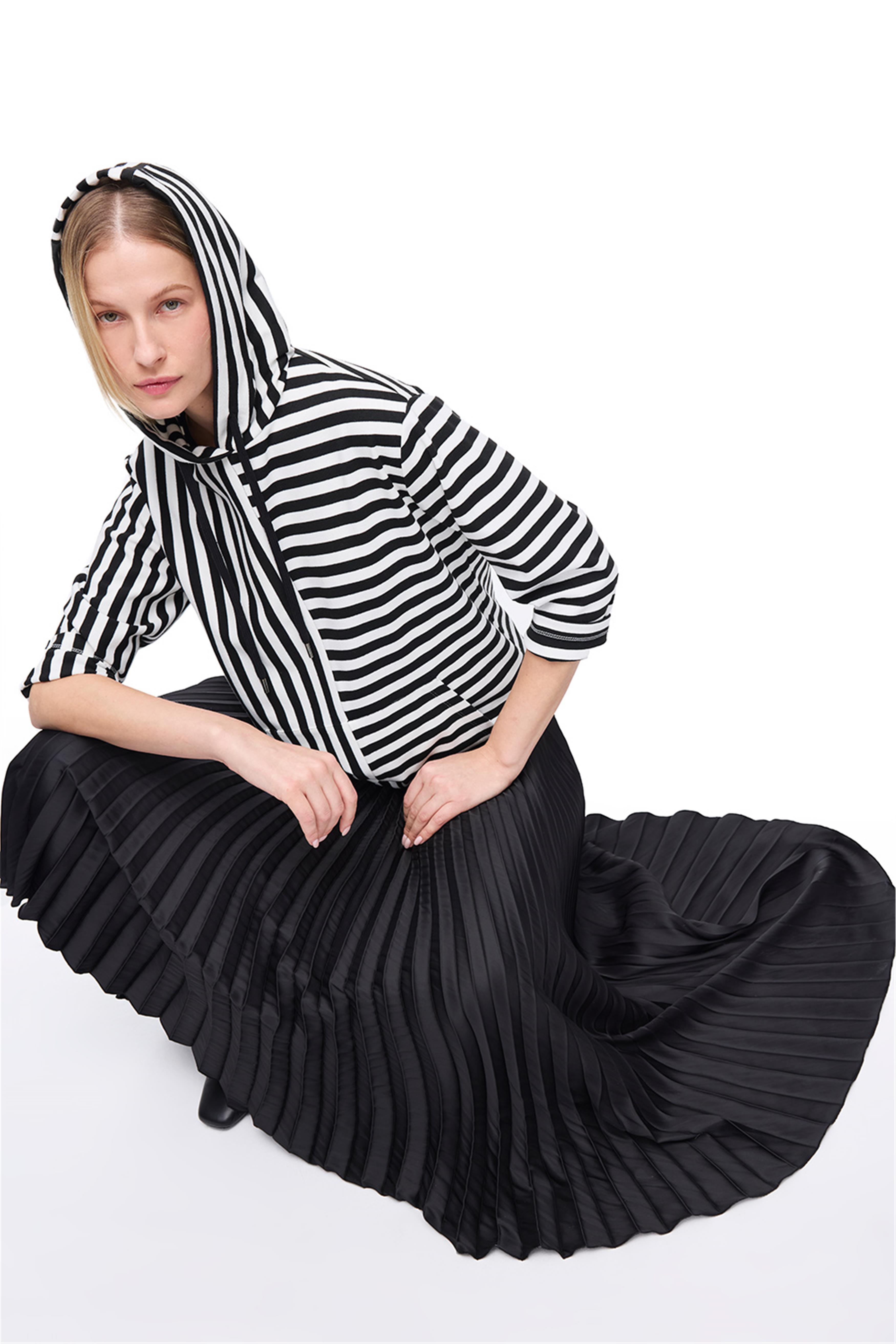 Siyah Diz Altı Plise Etek