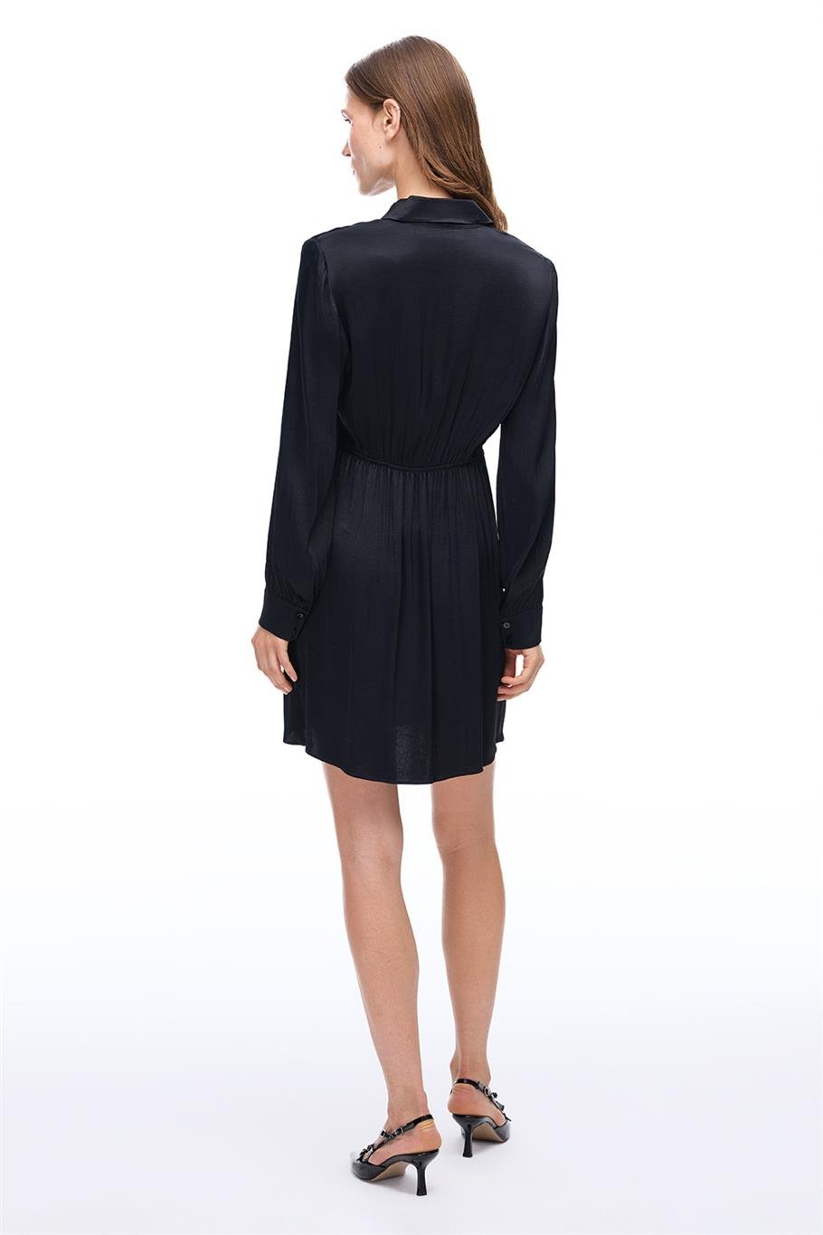 Siyah Gömlek Yaka Kısa Elbise