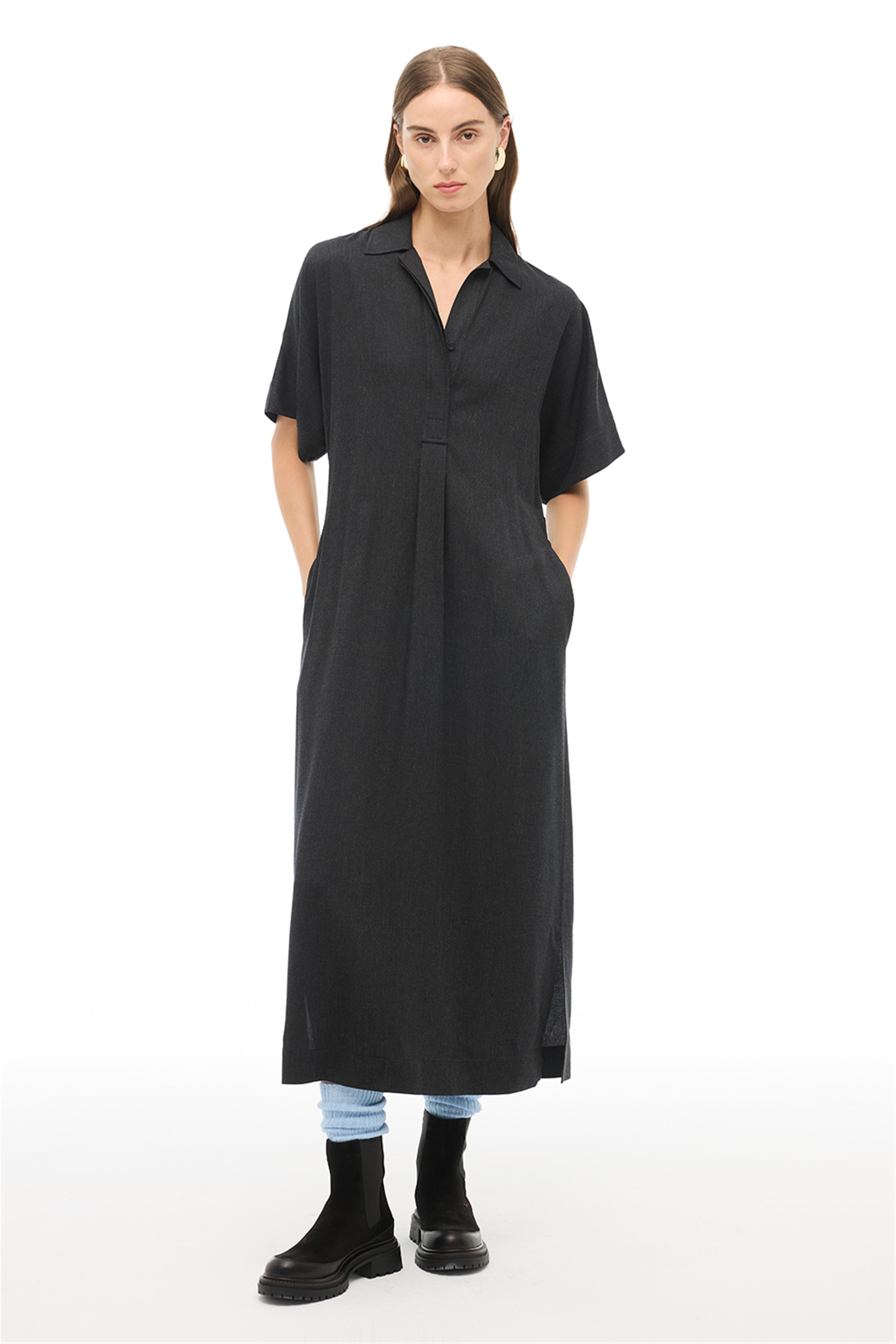 Siyah Gömlek Yaka Uzun Elbise