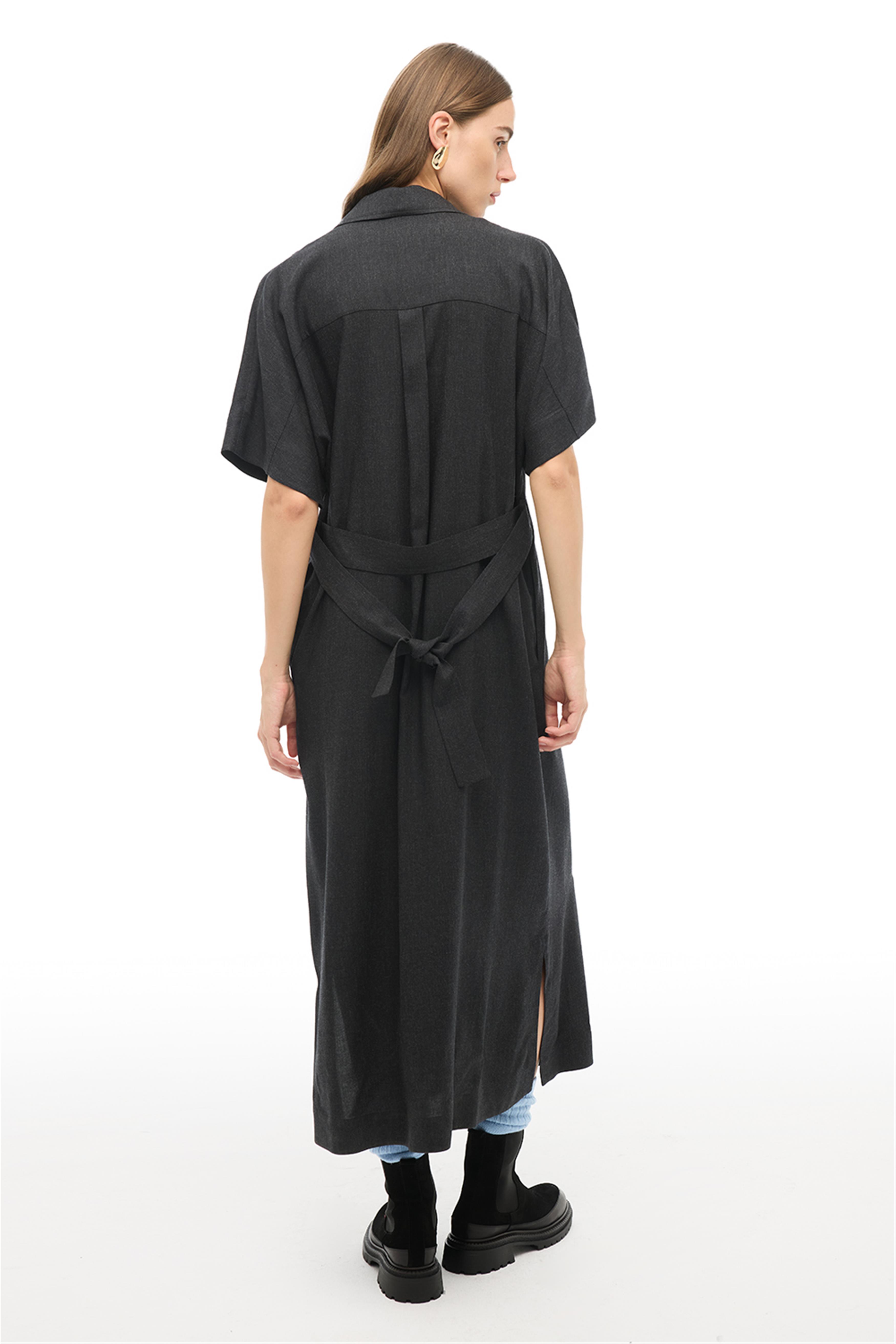 Siyah Gömlek Yaka Uzun Elbise