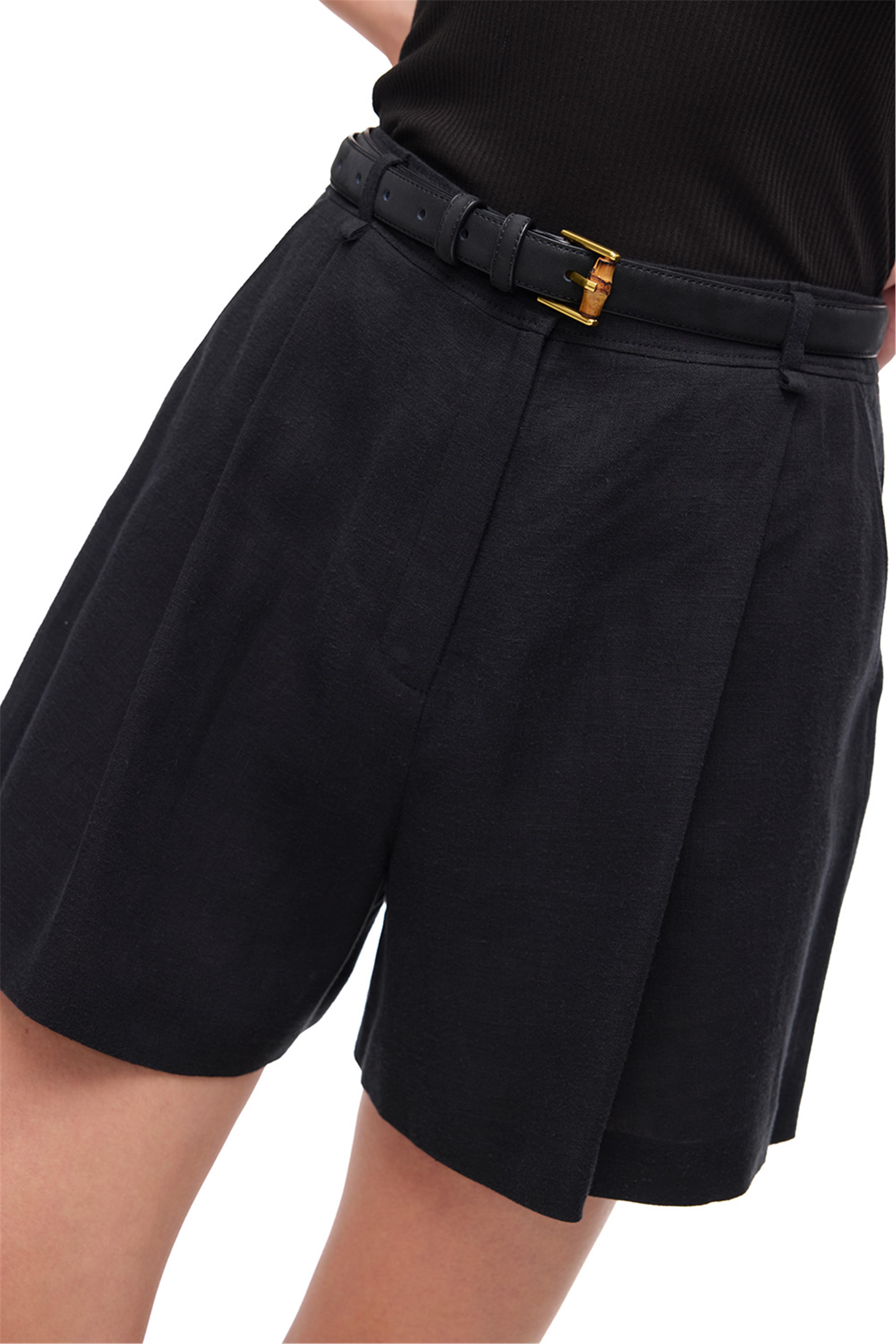 Siyah Holas Regular Fit Düşük Bel Midi Boy Şort