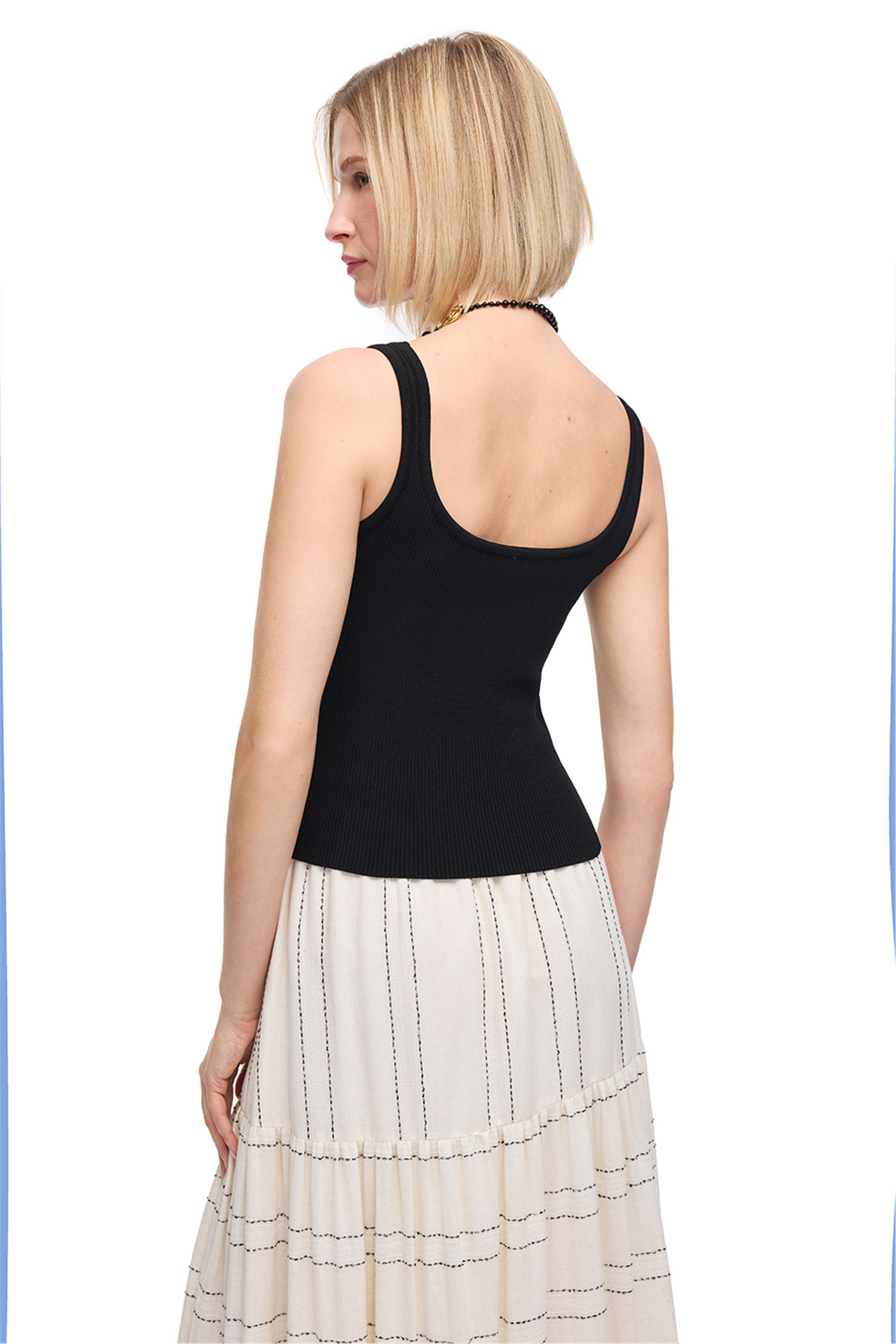 Siyah İnce Askılı Viskon Karışımlı Triko Bluz