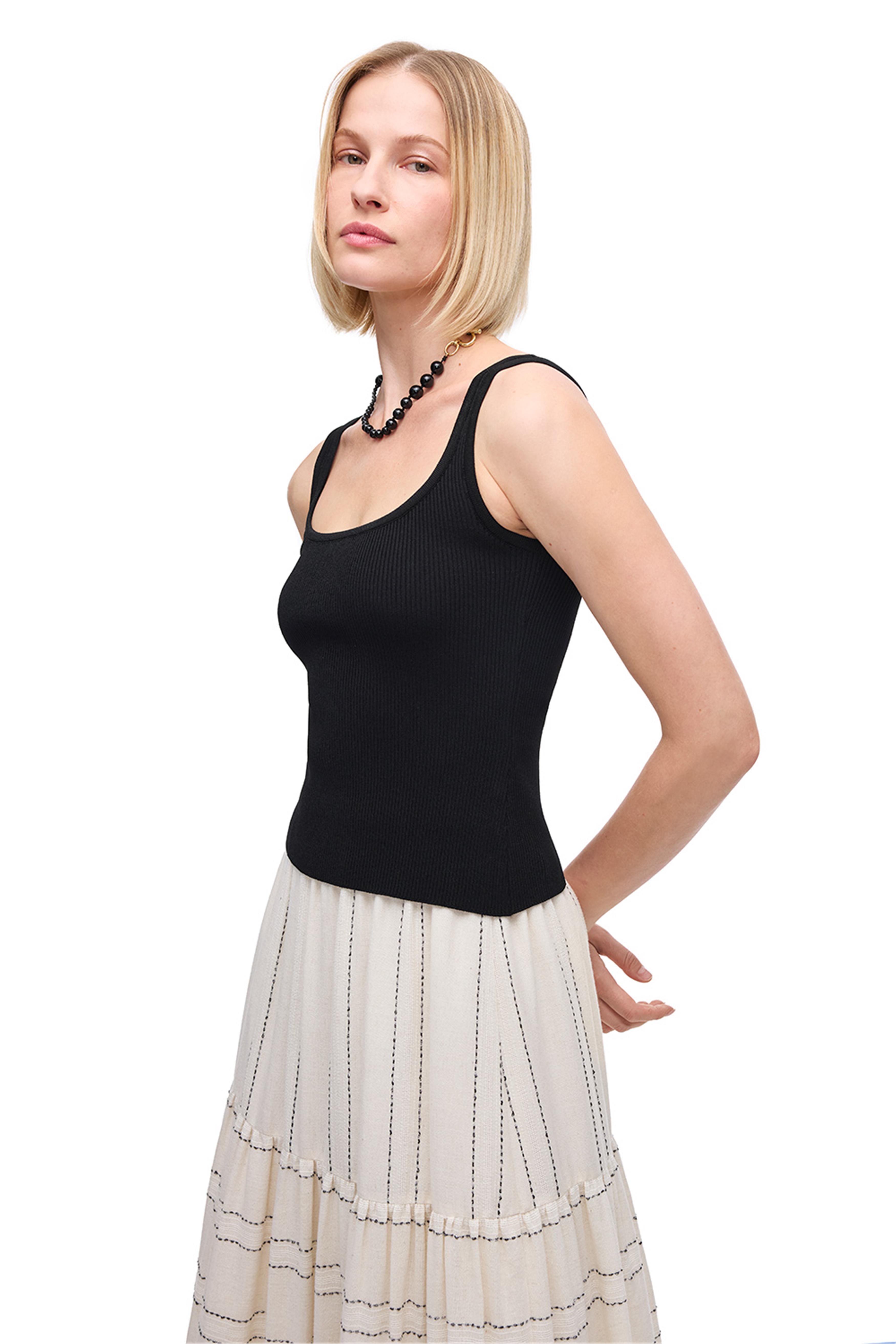 Siyah İnce Askılı Viskon Karışımlı Triko Bluz