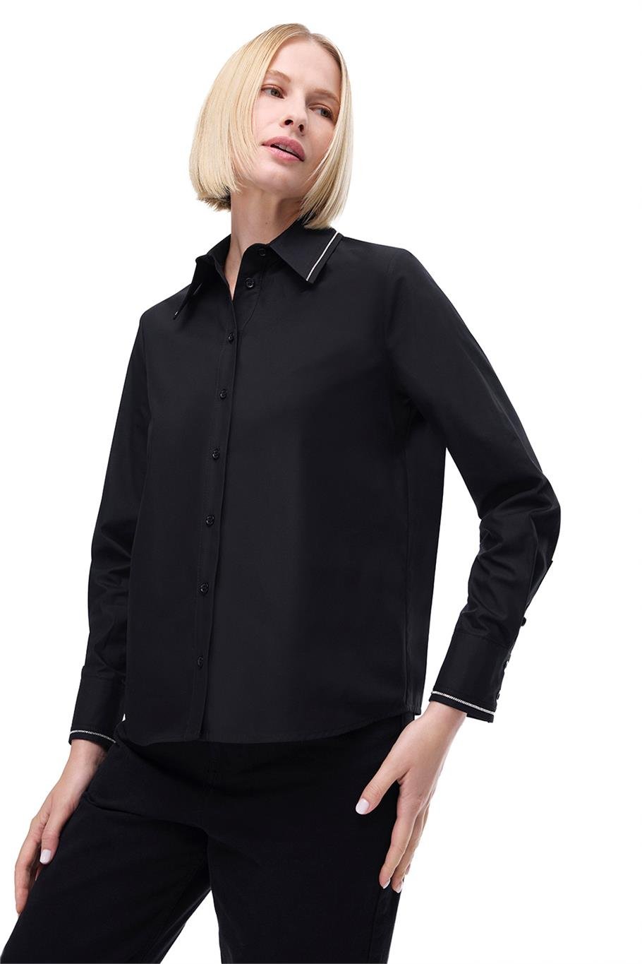 Siyah Klasik Yaka Gömlek