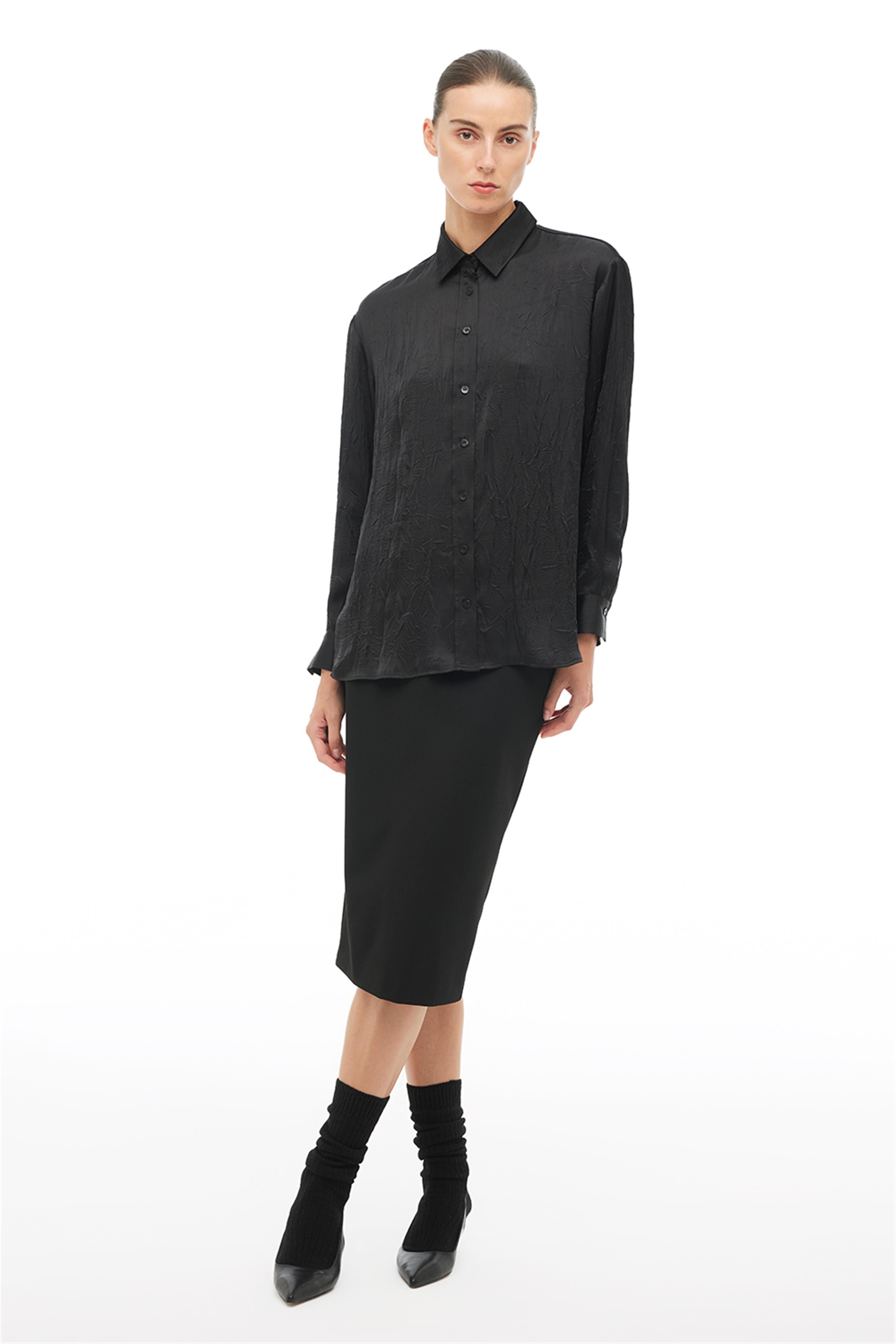 Siyah Klasik Yaka Gömlek