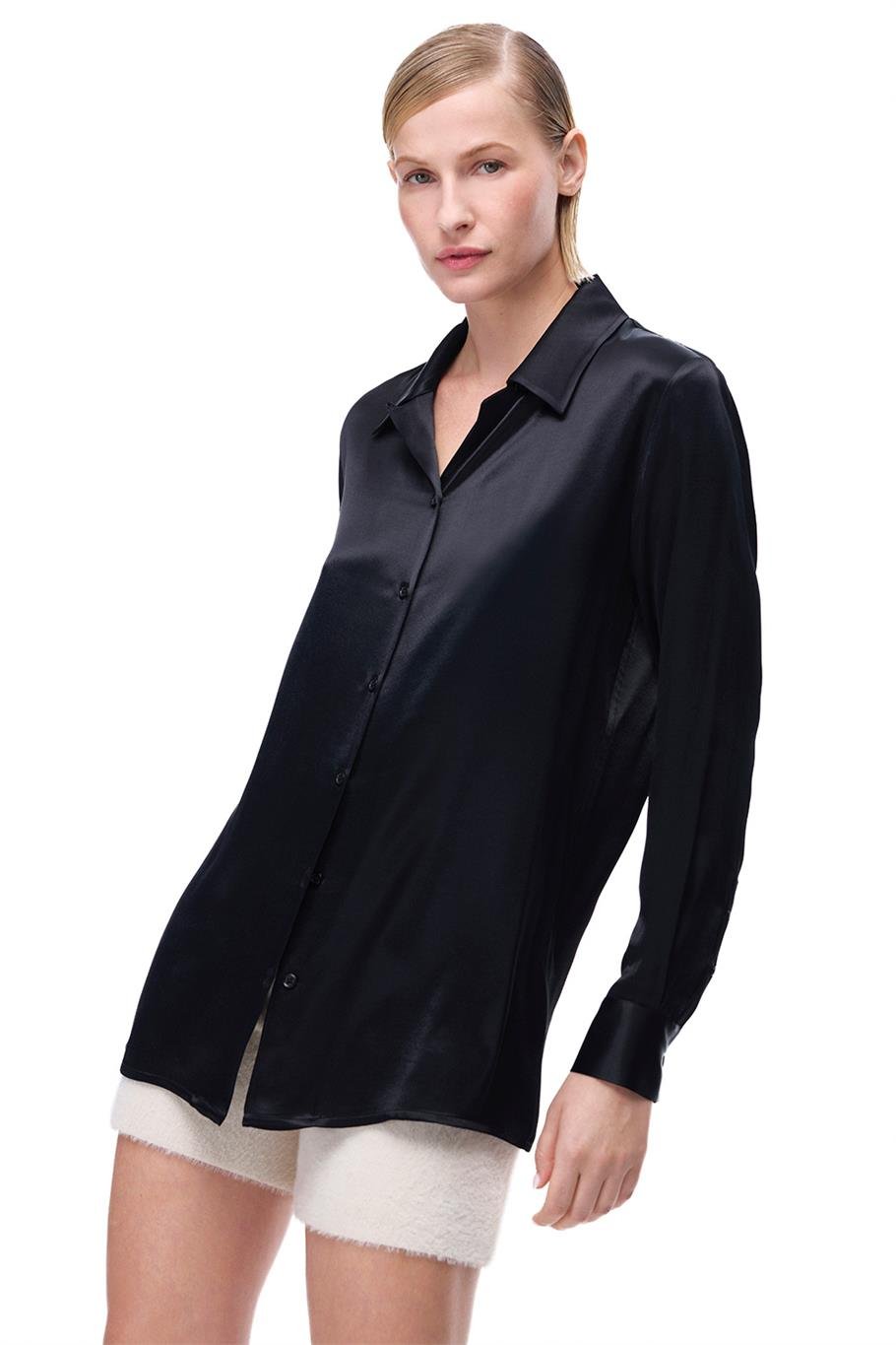 Siyah Klasik Yaka Gömlek