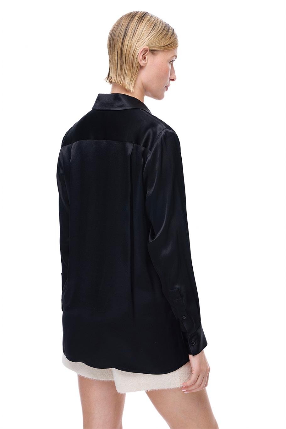 Siyah Klasik Yaka Gömlek