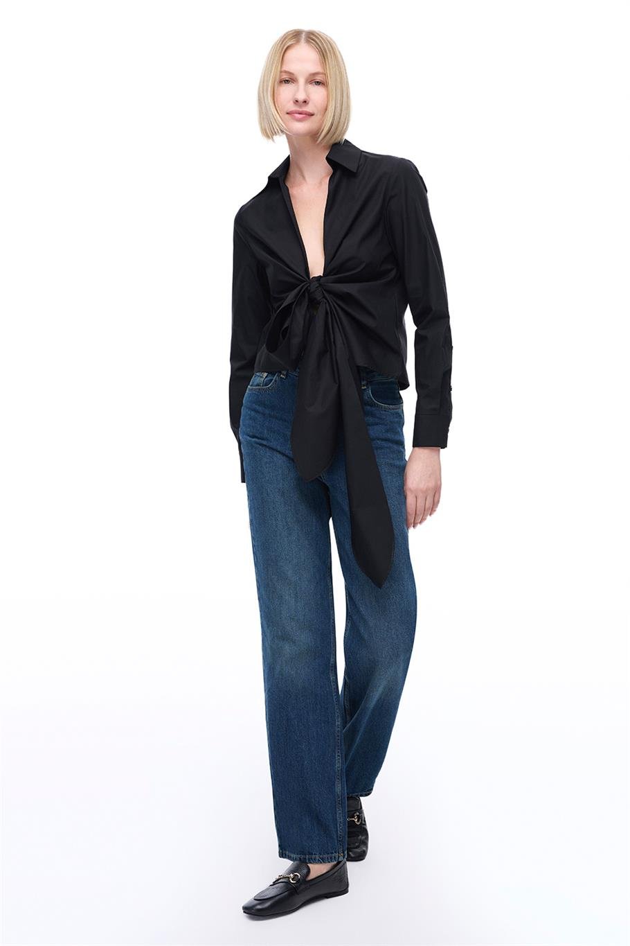 Siyah Klasik Yaka Gömlek