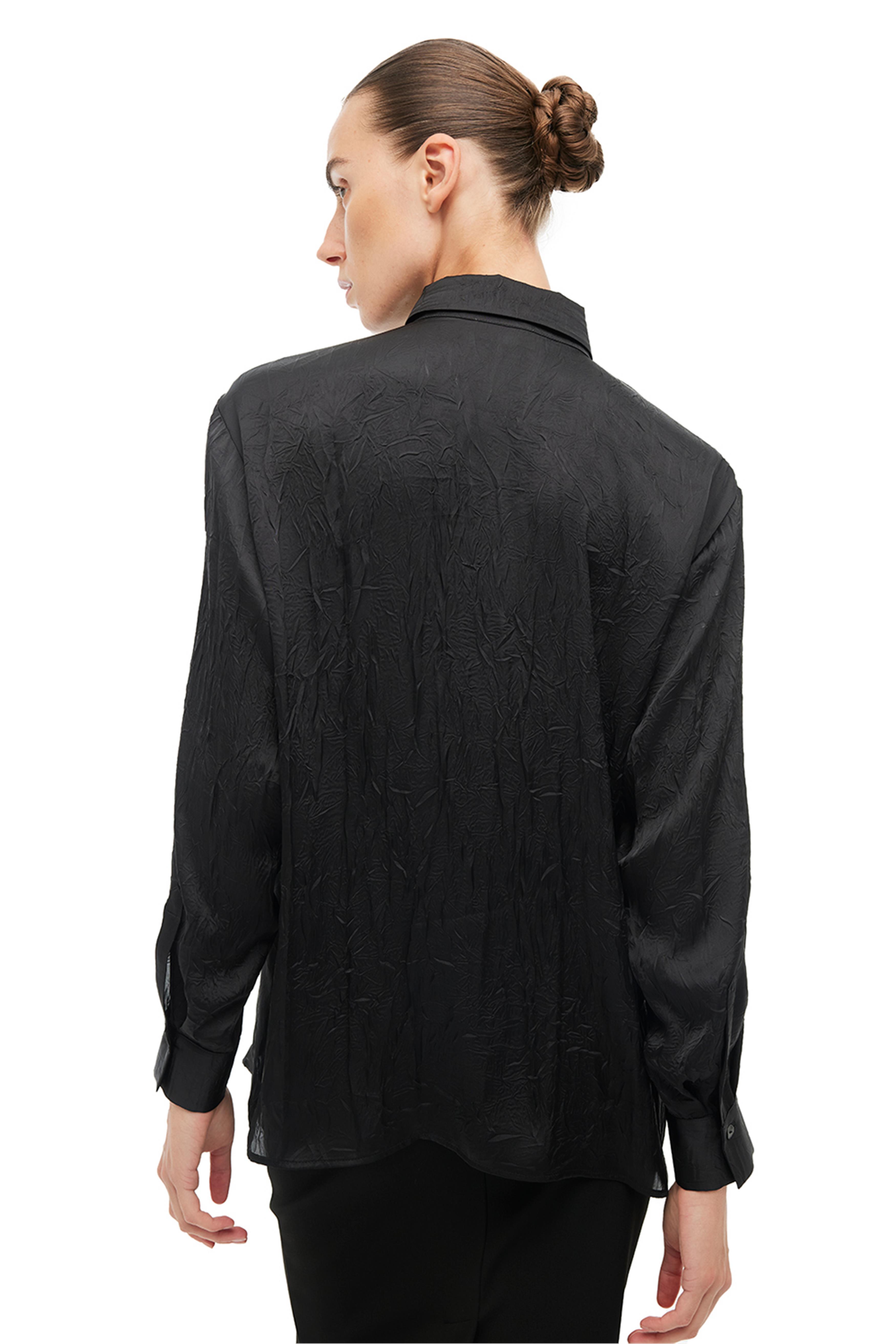 Siyah Klasik Yaka Gömlek