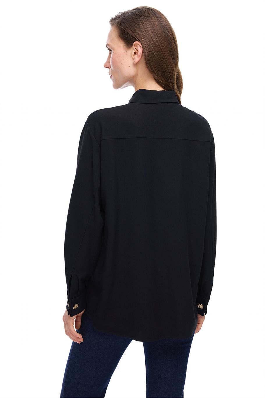 Siyah Klasik Yaka Gömlek