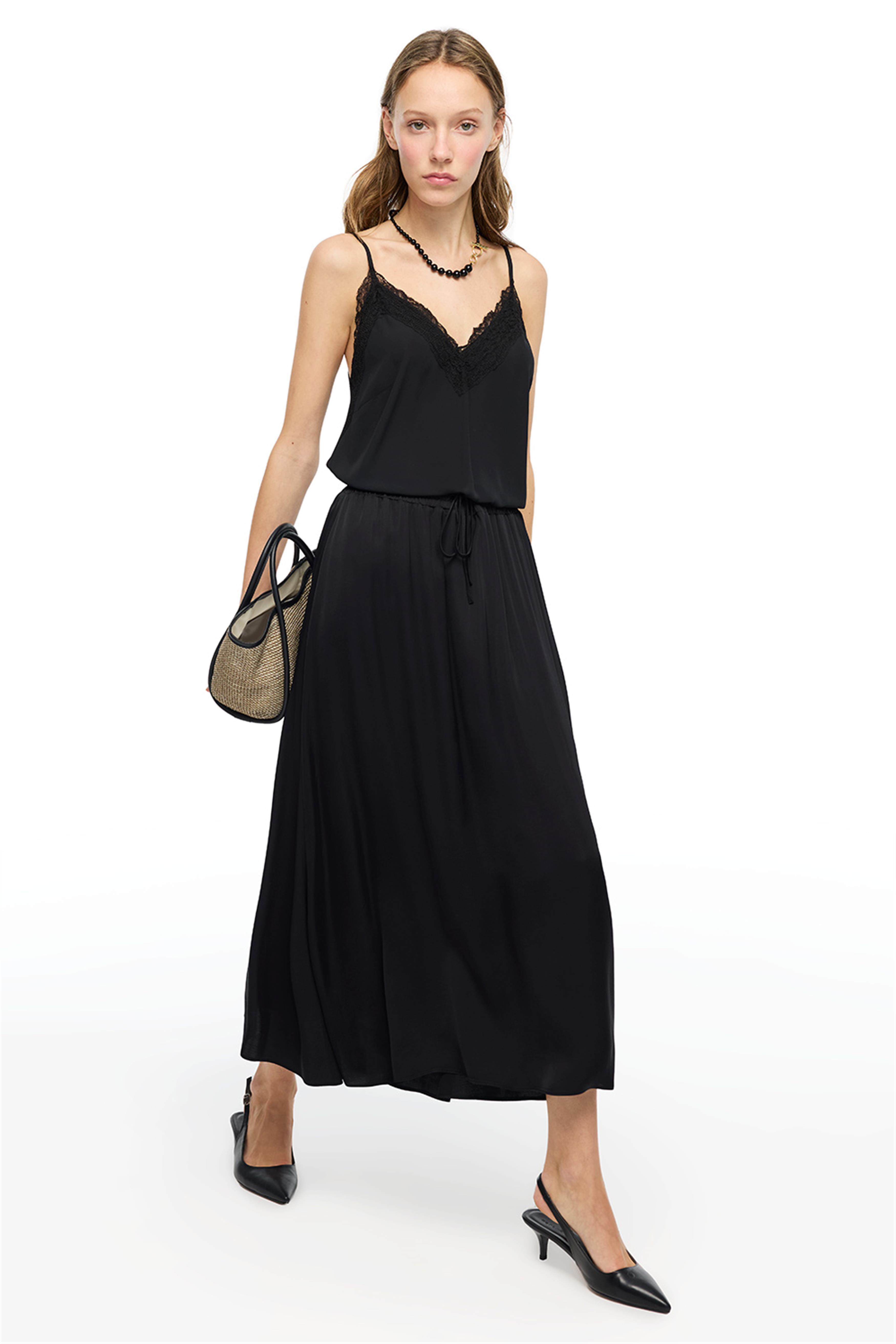 Siyah V-Yaka Dantel Detaylı Bluz