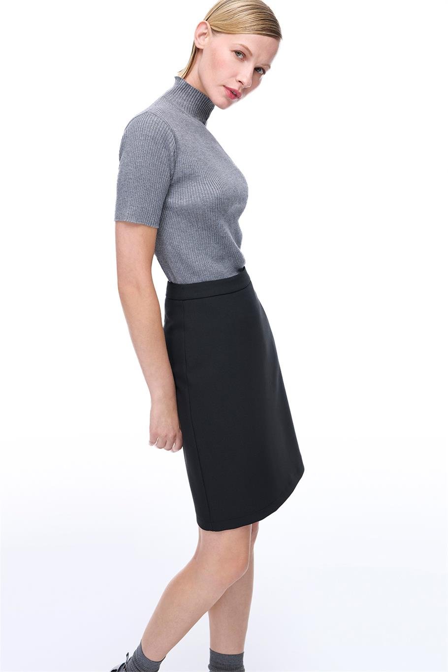 Siyah Yüksek Bel Slim Fit Diz Üstü Etek