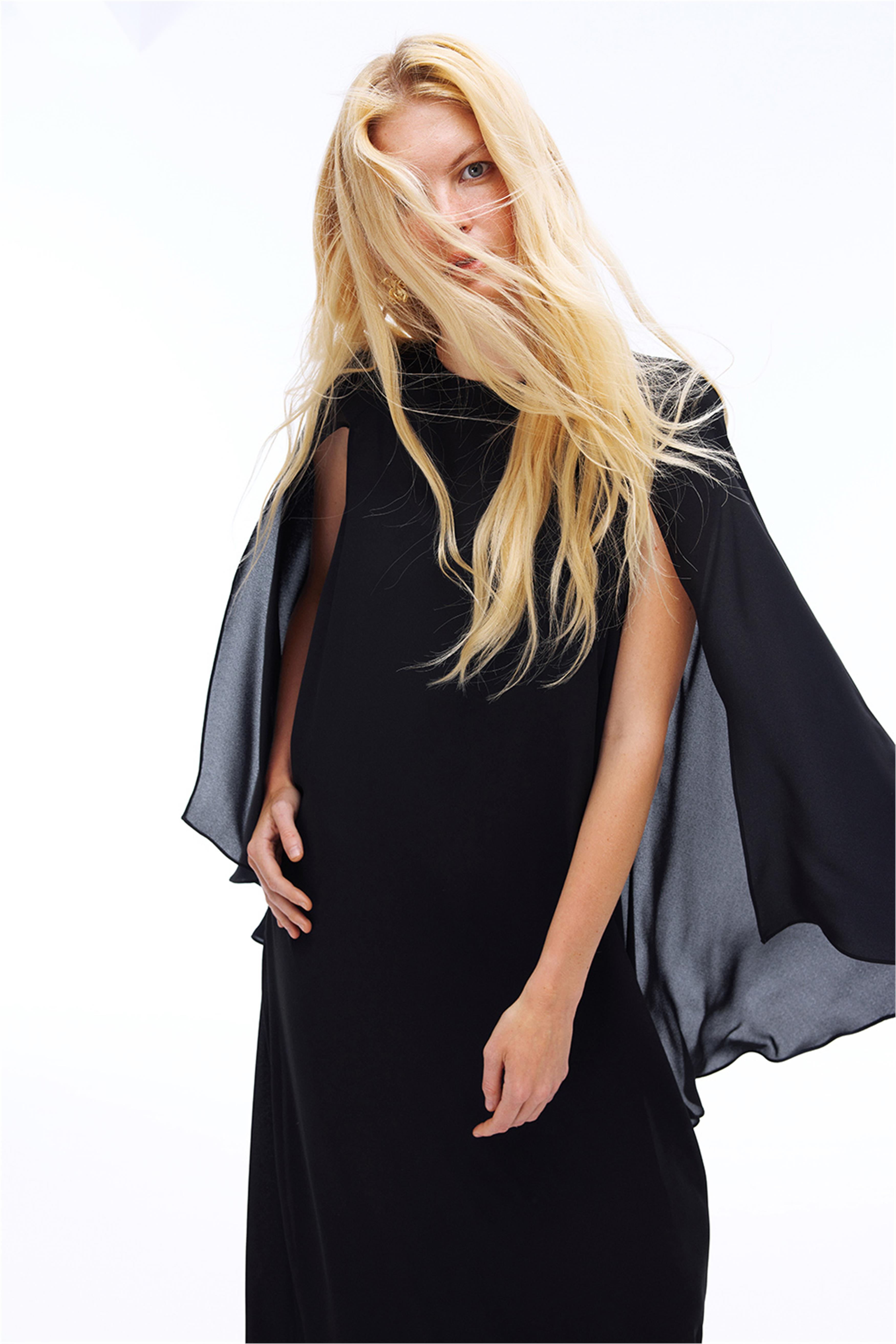 Siyah Yuvarlak Yaka Yarasa Kol Maxi Elbise