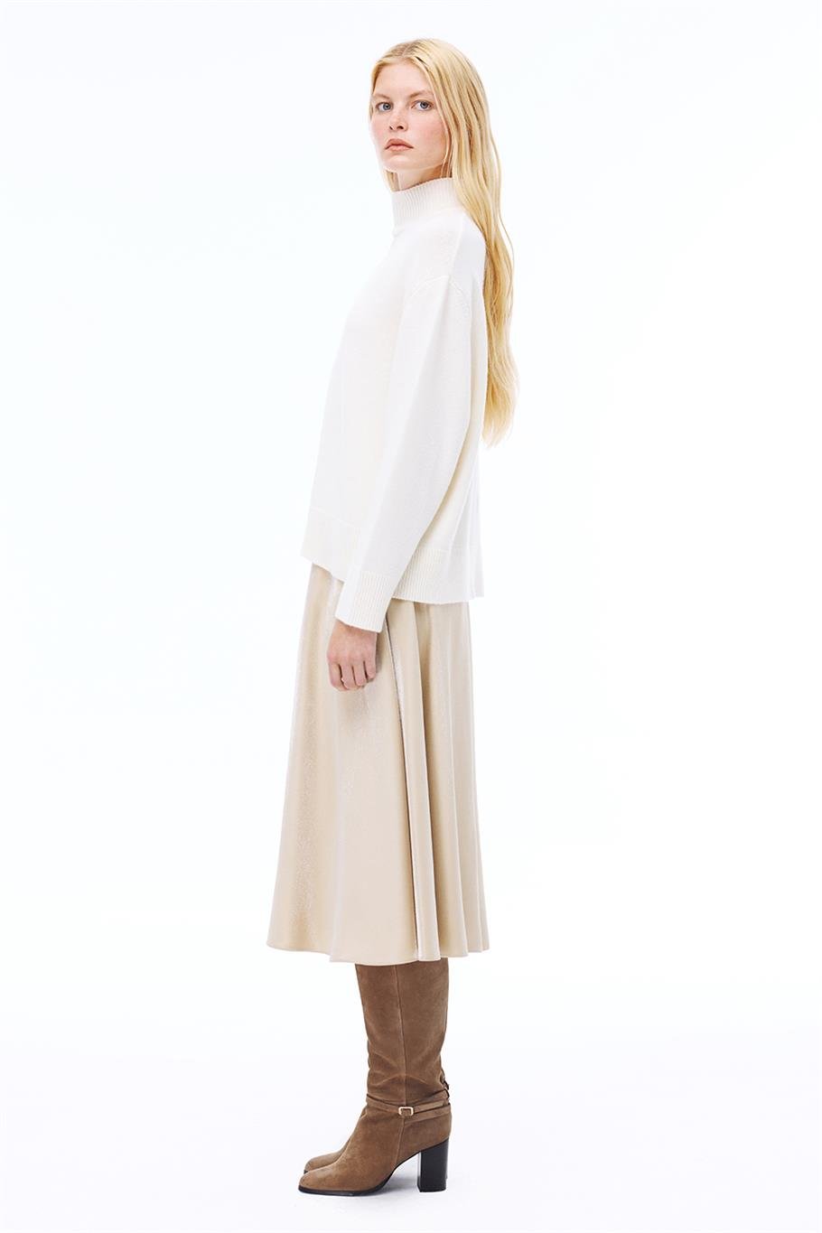 Triko Rahat Kalıp Standart Boy Düşük Kollu Balıkçı Yaka Ekru Kazak