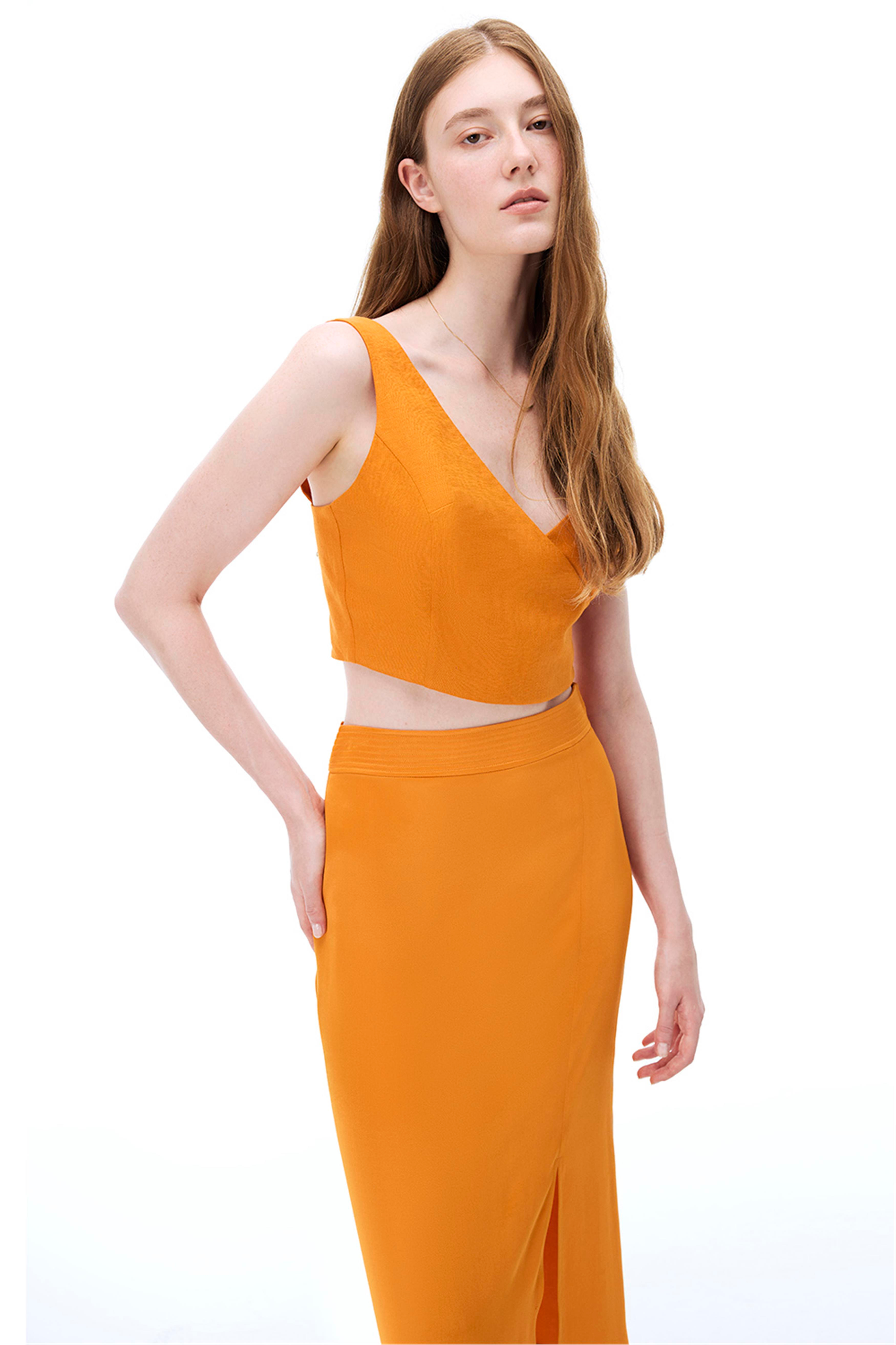 Turuncu %100 Keten V Yaka Askılı Crop Bluz