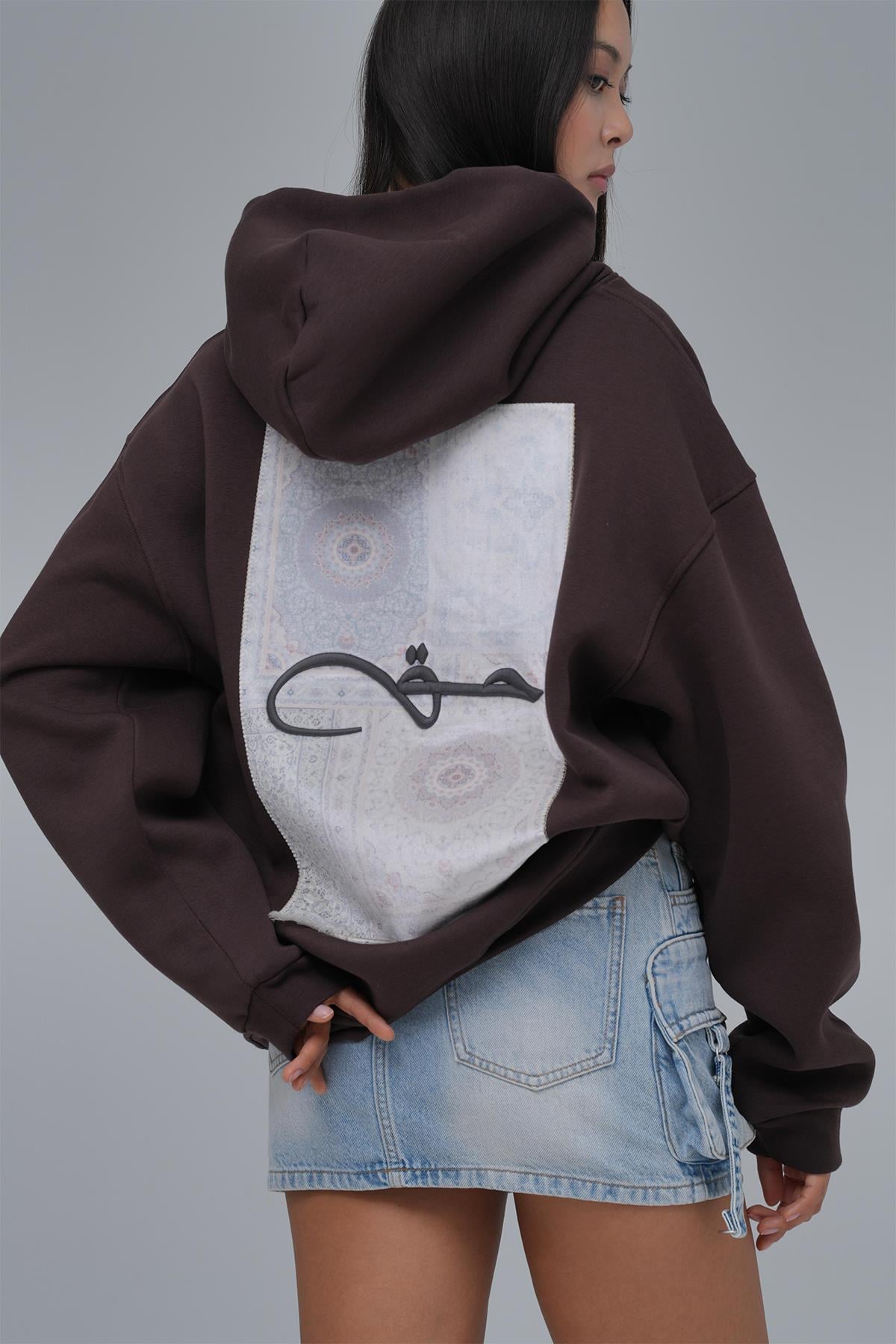 Calligraphy Carpet Oversize Sweatshirt Kadın Kahverengi