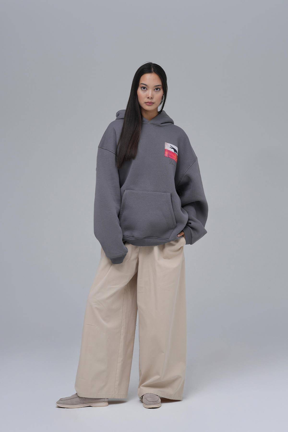 Crow of Transformation Oversize Sweatshirt Kadın Füme