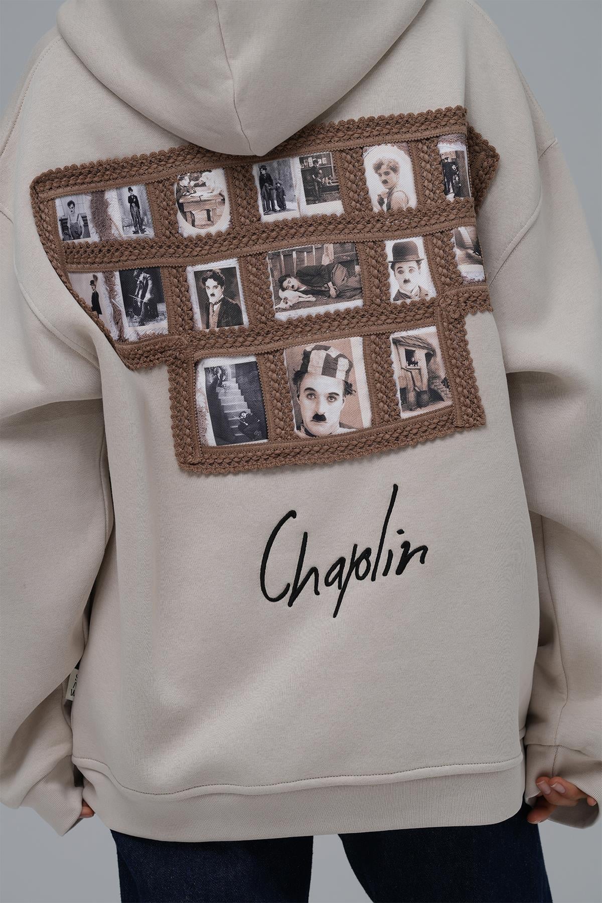 Frames of Laughter Oversize Sweatshirt Kadın Taş
