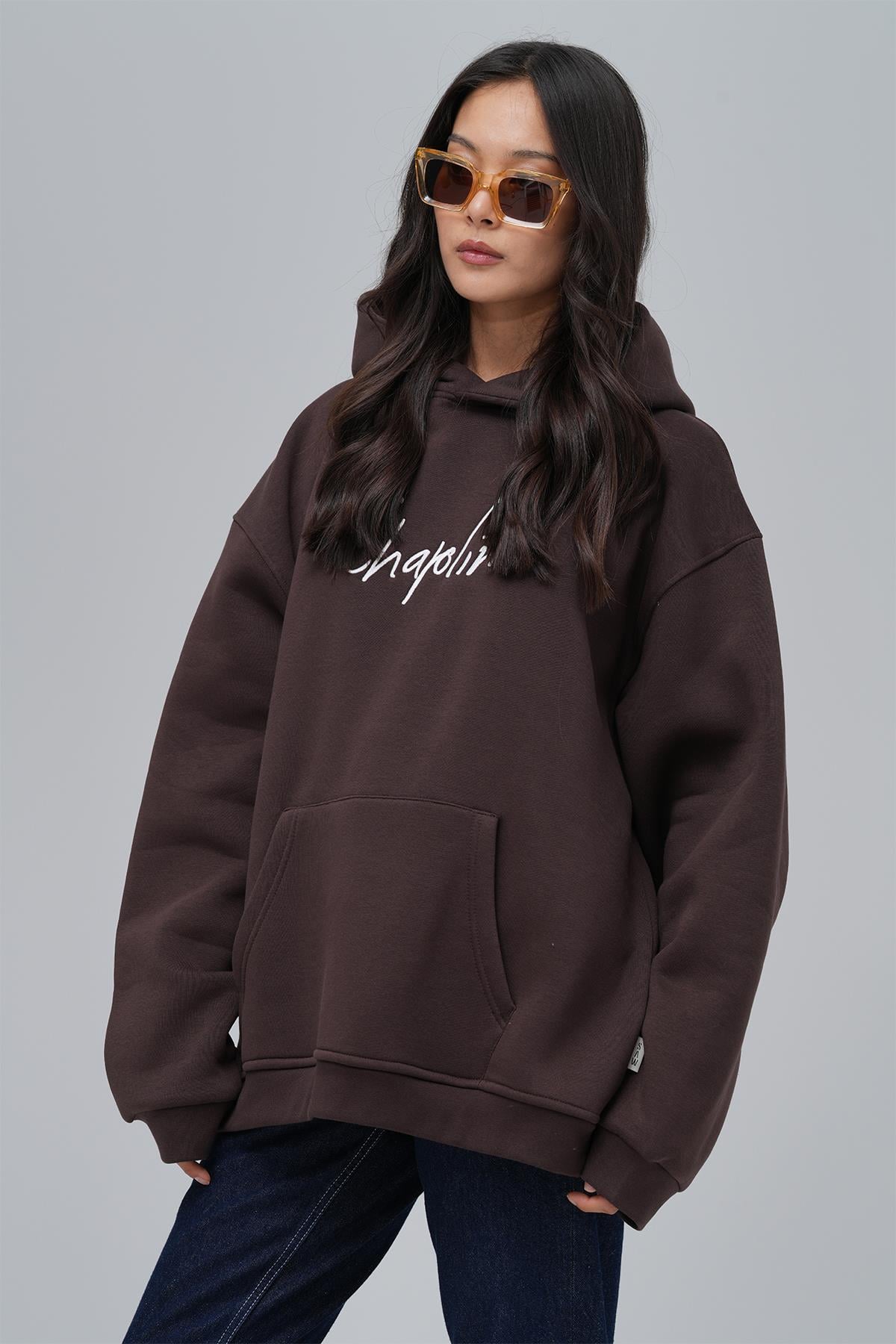 Frames of Laughter Oversize Sweatshirt Kadın Kahverengi