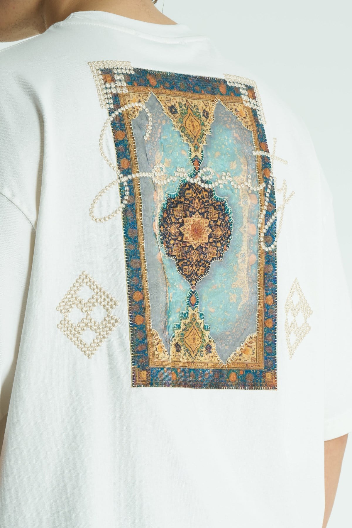 Medallion Oversize Erkek Tişört Ekru