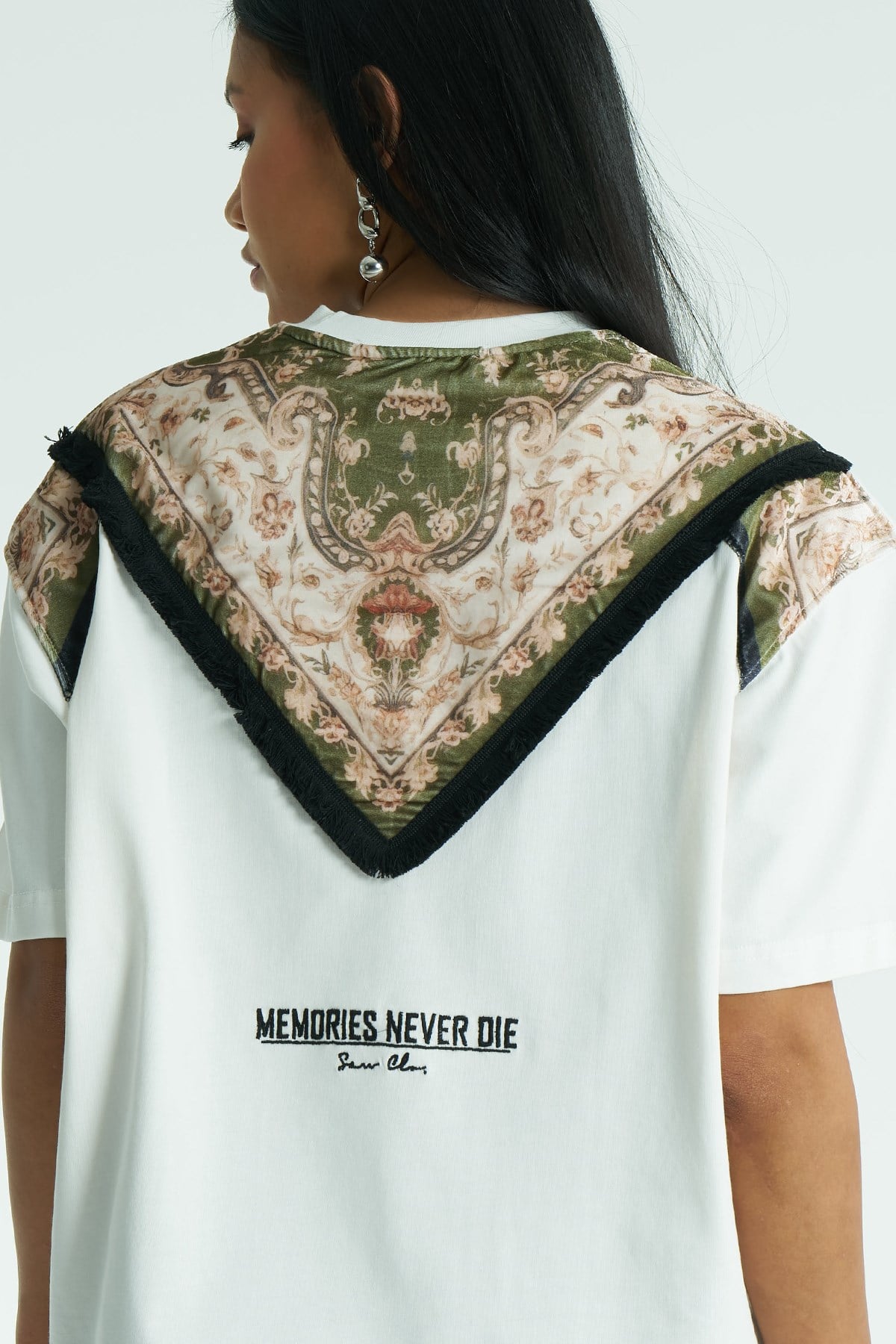 Memories Never Die Oversize Kadın Tişört Ekru