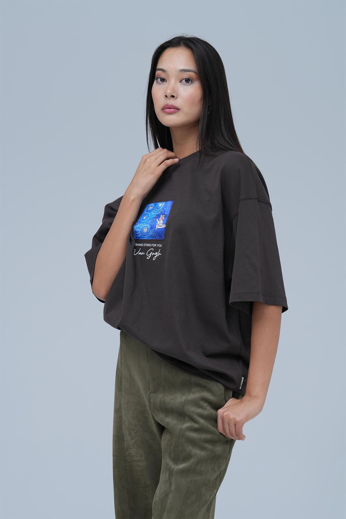 Shining Stars Oversize Tişört Kadın Kahverengi