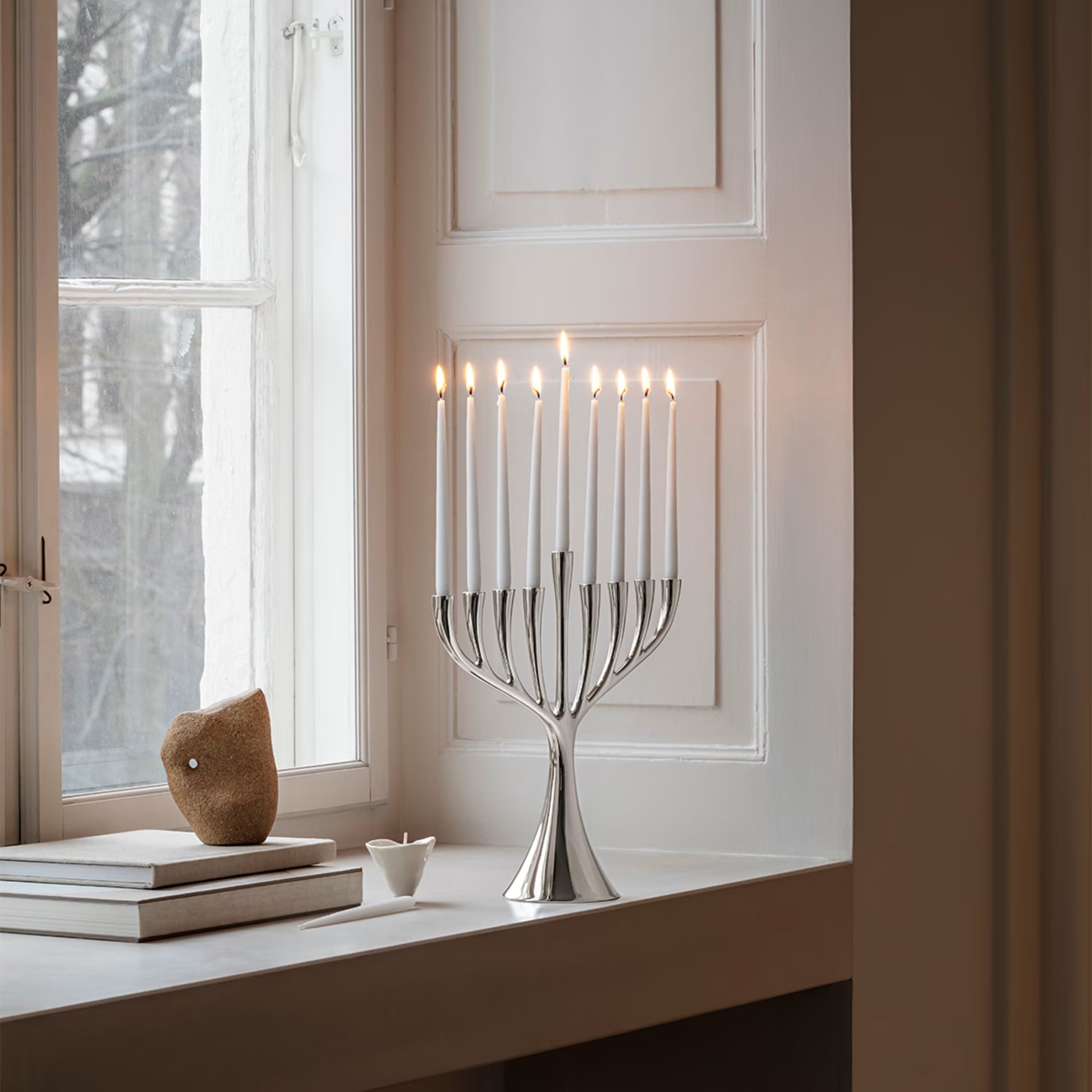 10020221 GJ COBRA MENORAH L