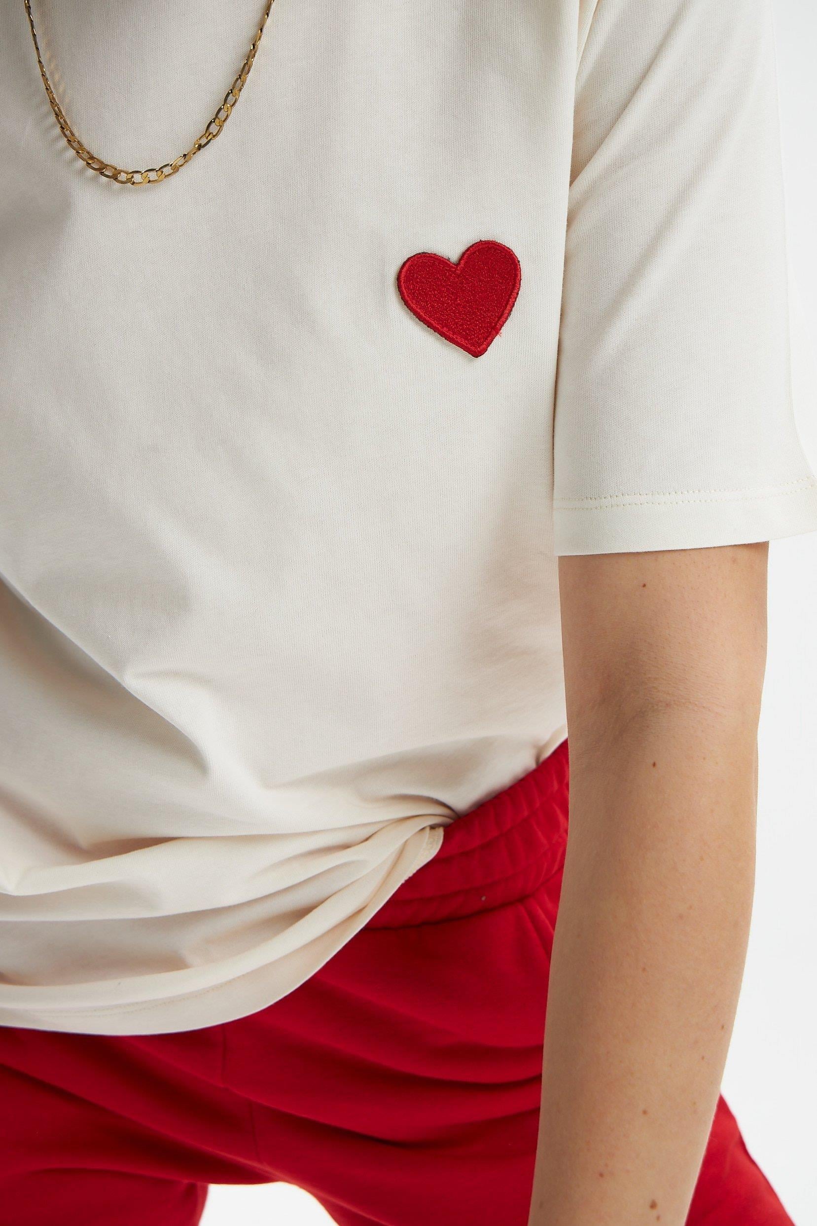 Nakışlı T-shirt-Ekru Kalp