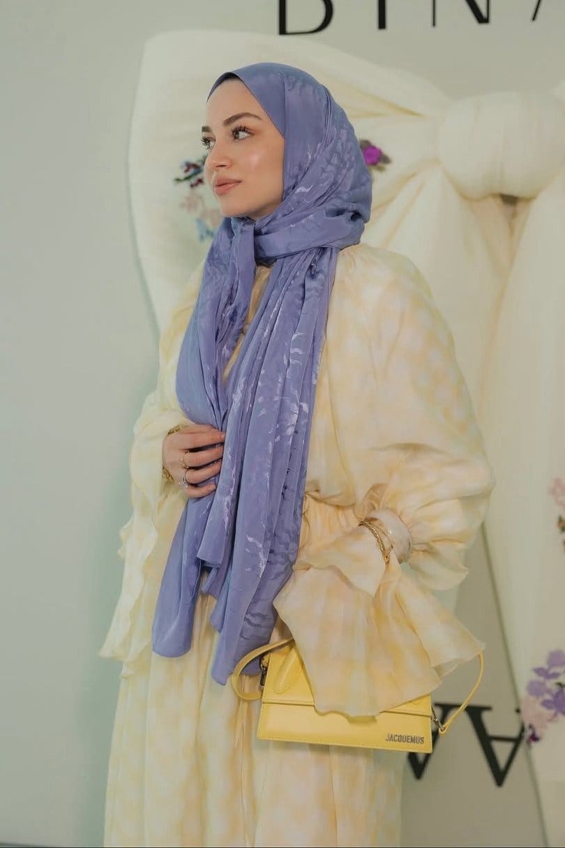 Zehra Selvi'nin Tercihi Sakura Kolları Fırfırlı Elbise Sarı