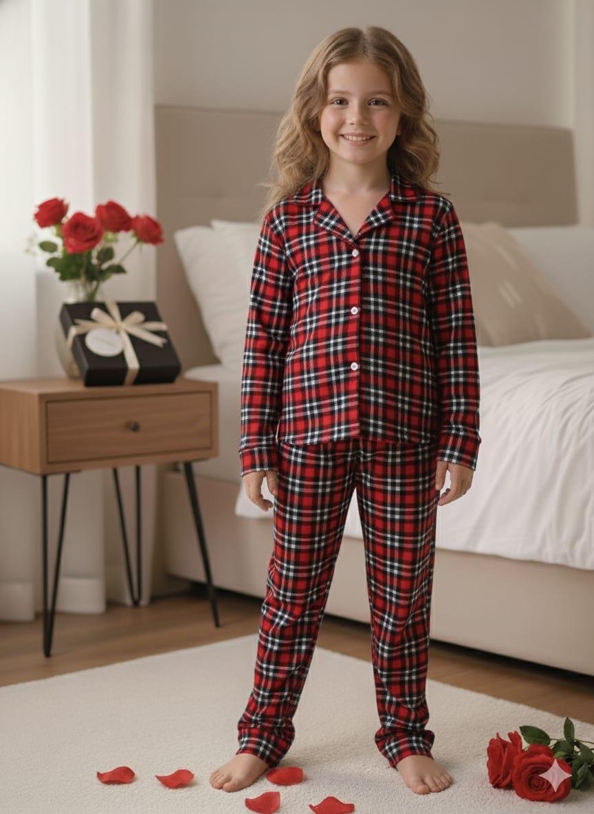 Kırmızı Siyah Çizgili Pijama Takımı