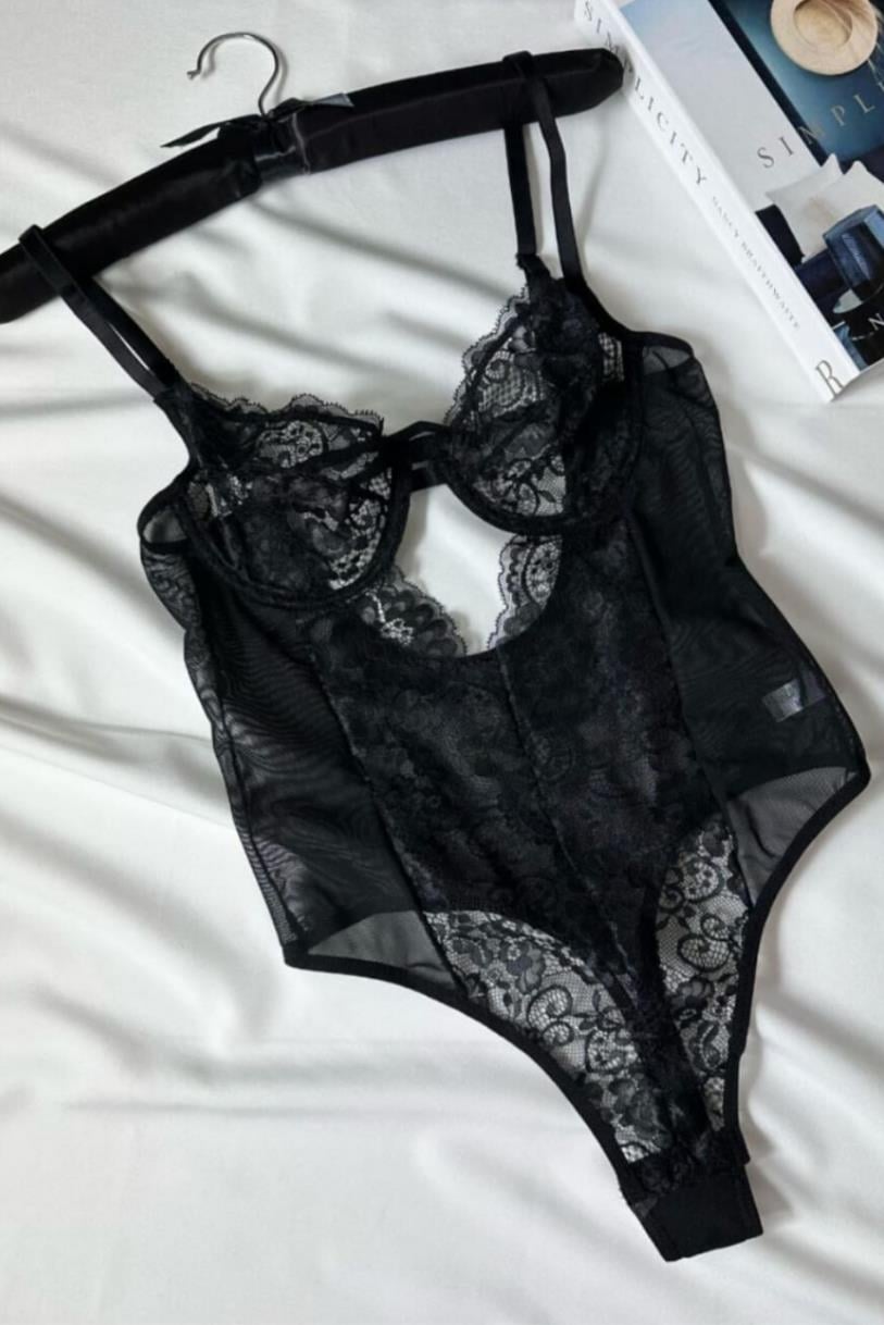 Siyah Dantelli Body Suit