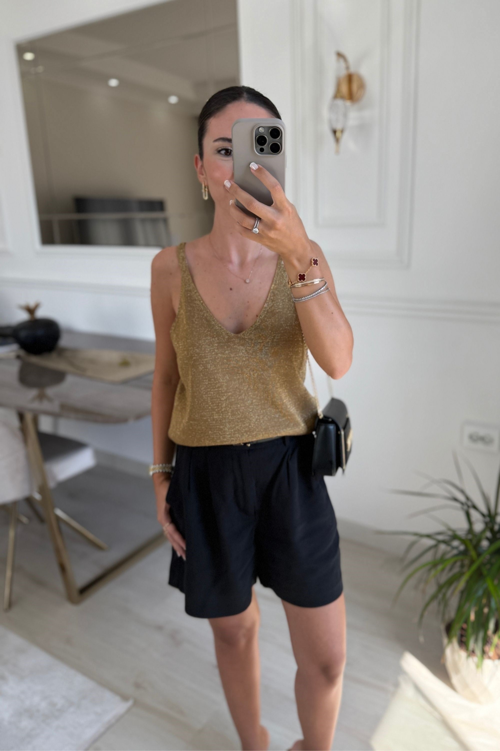  SİMLİ ASKILI BLUZ - GOLD