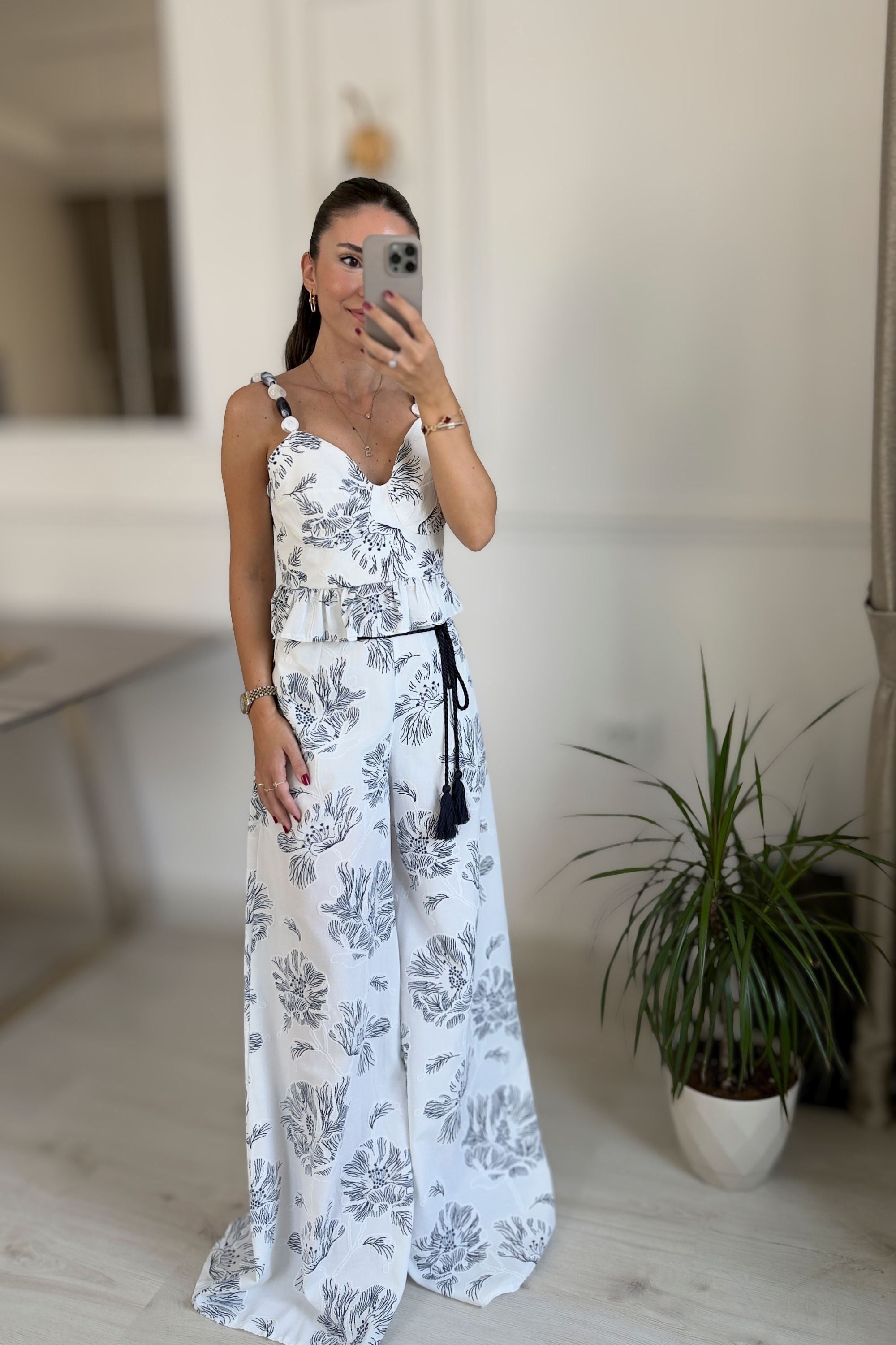 DESENLİ TAŞ AKSESUARLI BLUZ PANTOLON TAKIM - BEYAZ MAVİ
