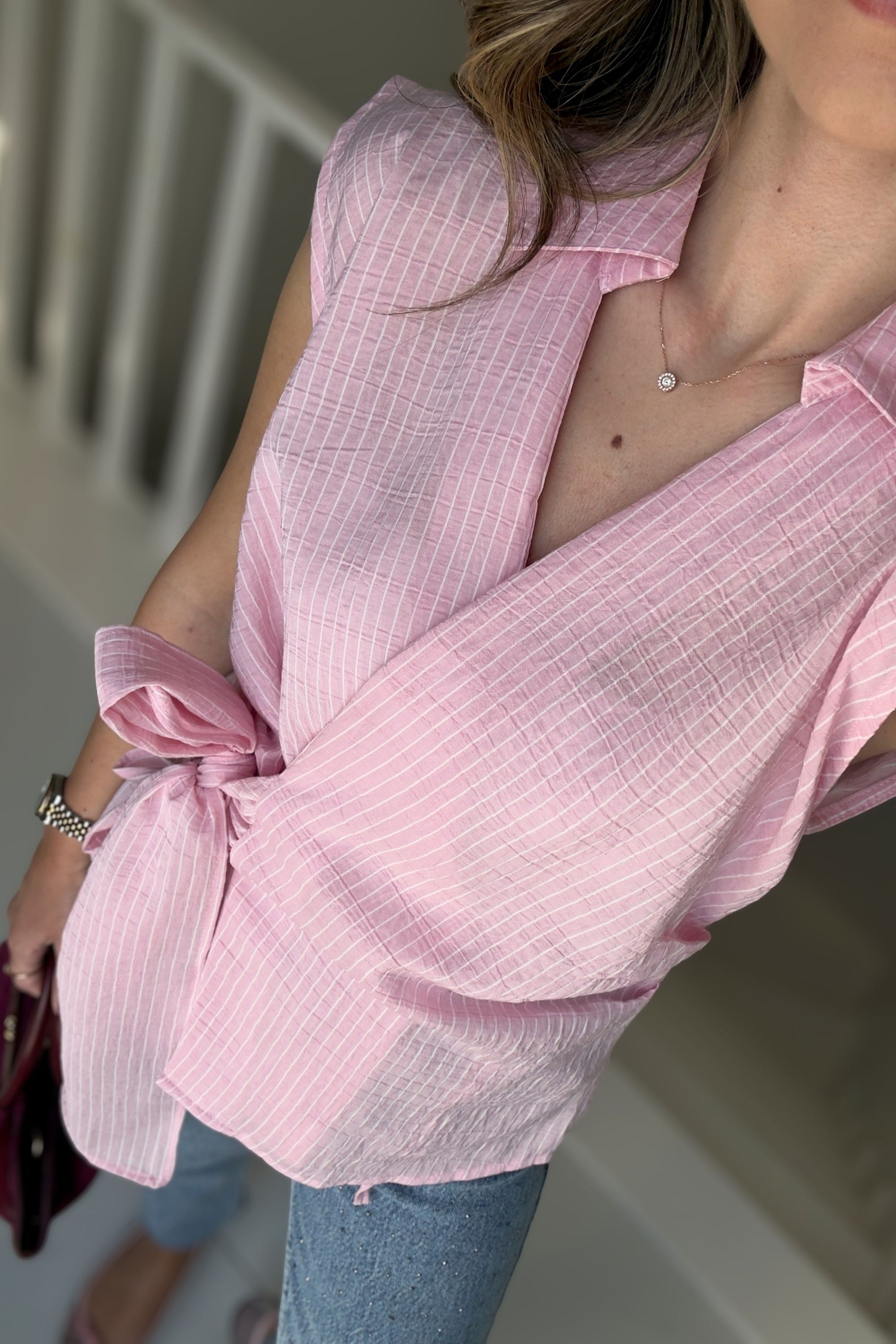 KOLSUZ BAĞLAMALI ÇİZGİLİ BLUZ - PEMBE