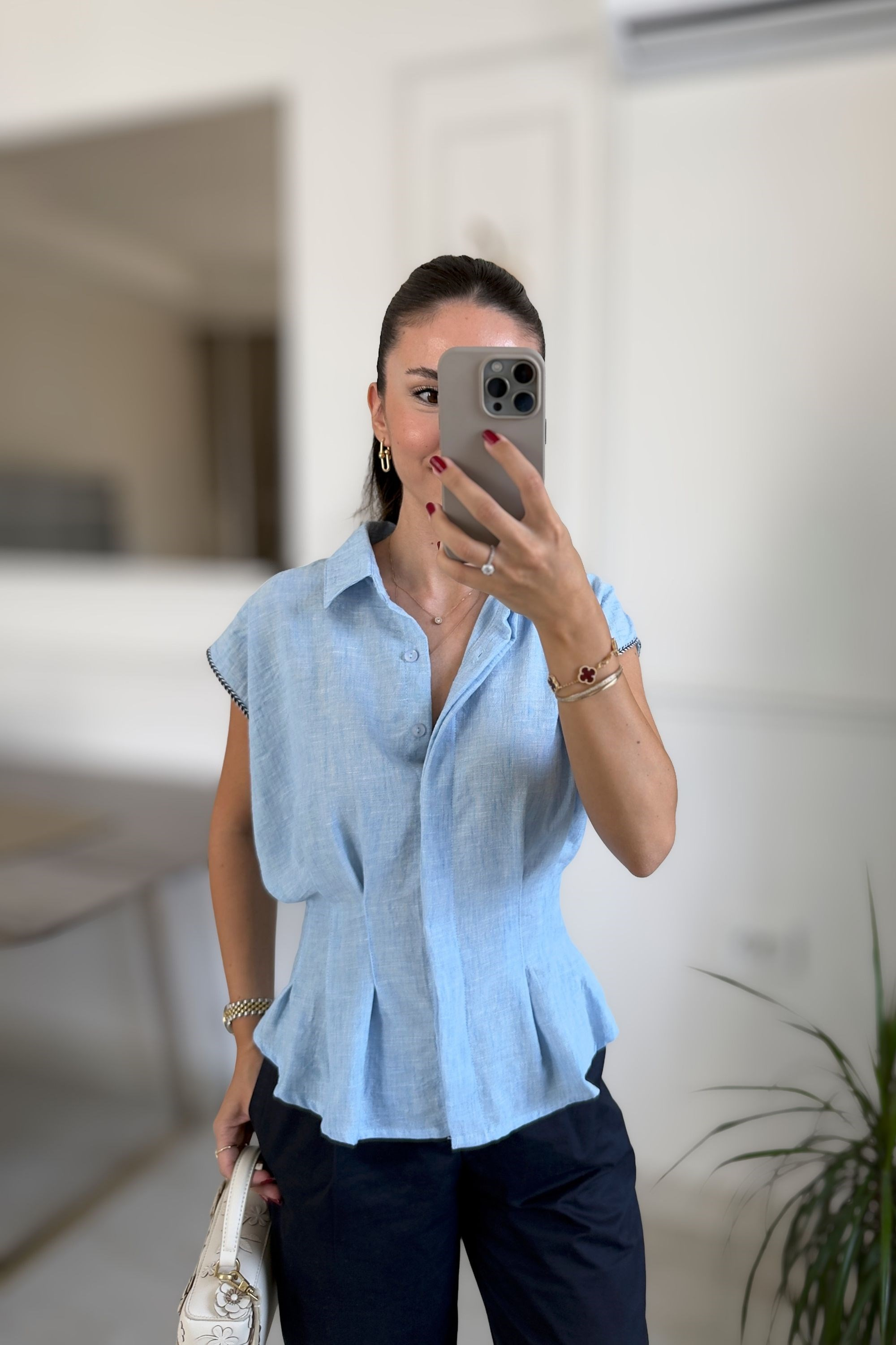 PİLELİ KOLSUZ GÖMLEK - MAVİ