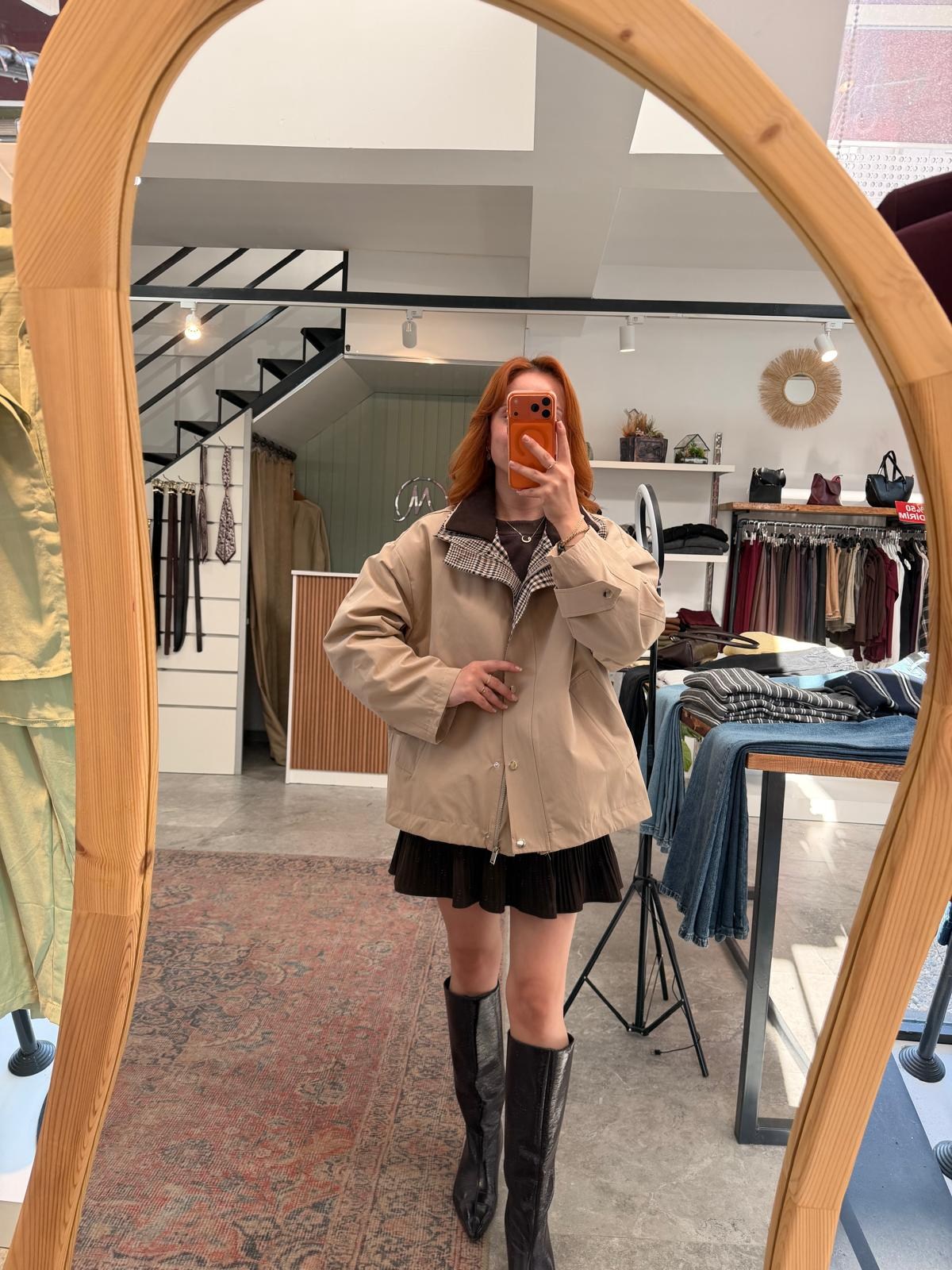 TWEST MODEL TRENÇKOT
